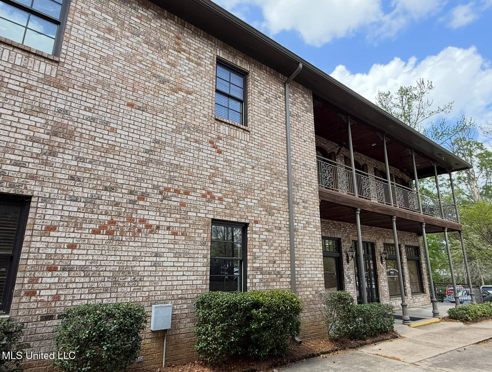 Ridgeland, MS 39157,101 W Washington Street #C7,C8