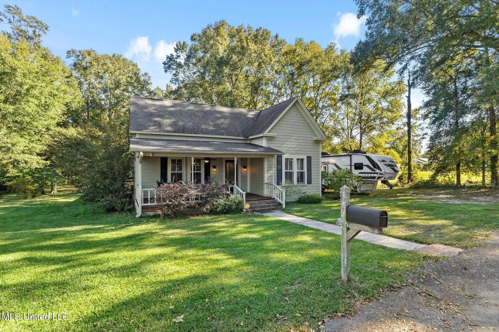Ellisville, MS 39437,502 Collins Street