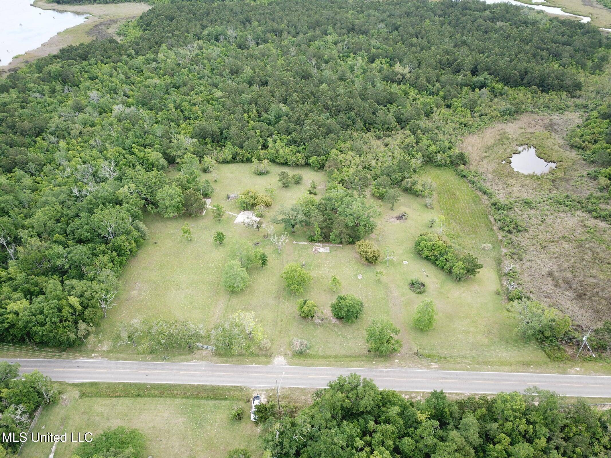 Bay Saint Louis, MS 39520,5532 Lakeshore Road