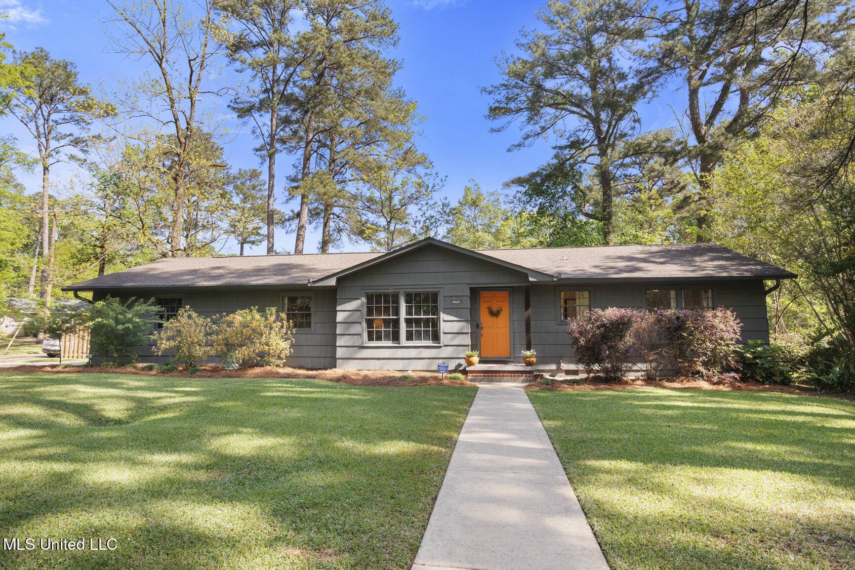 Jackson, MS 39211,2206 E E Northside Dr Drive