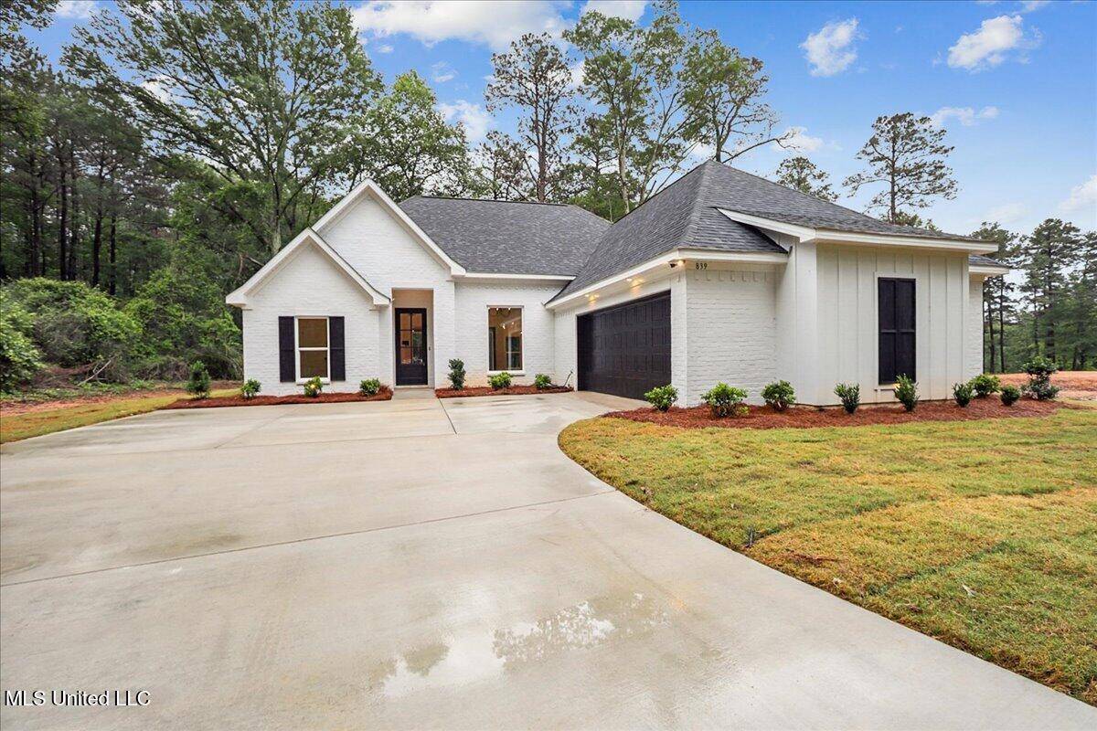 Magee, MS 39111,855 NW 11th Avenue