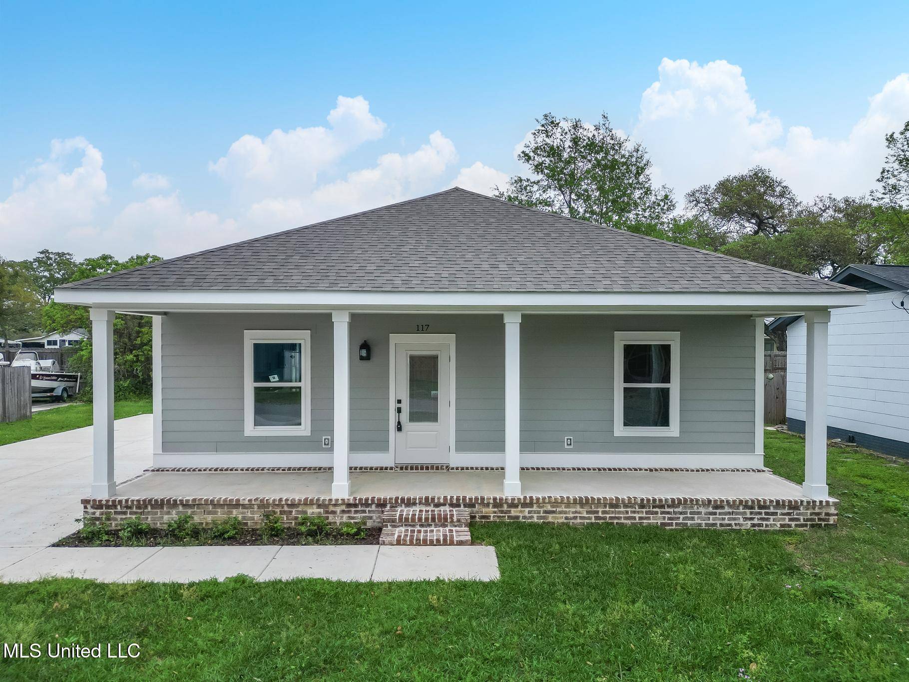 Long Beach, MS 39560,117 Oak View Avenue