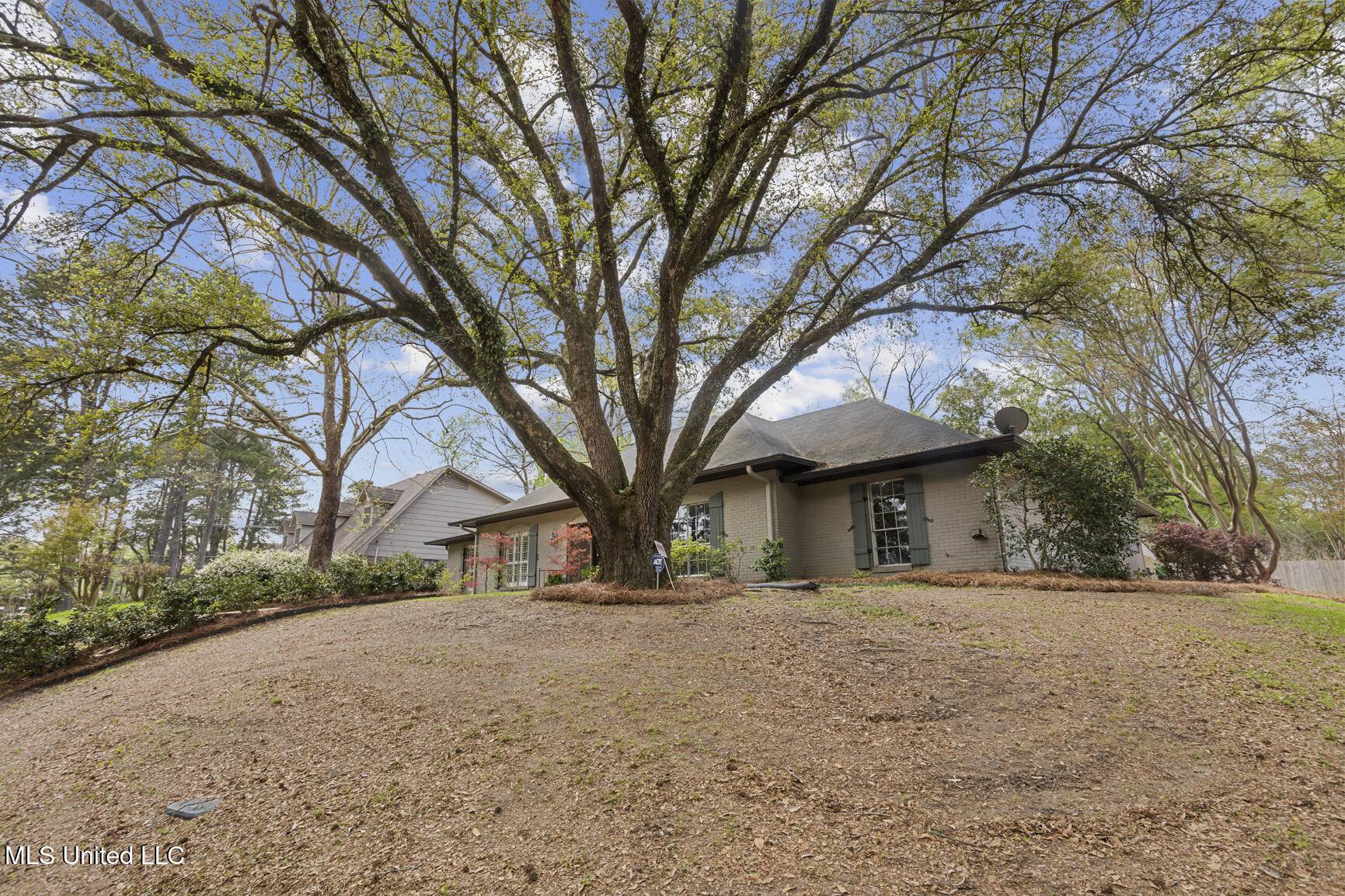 Jackson, MS 39211,5325 River Thames Road