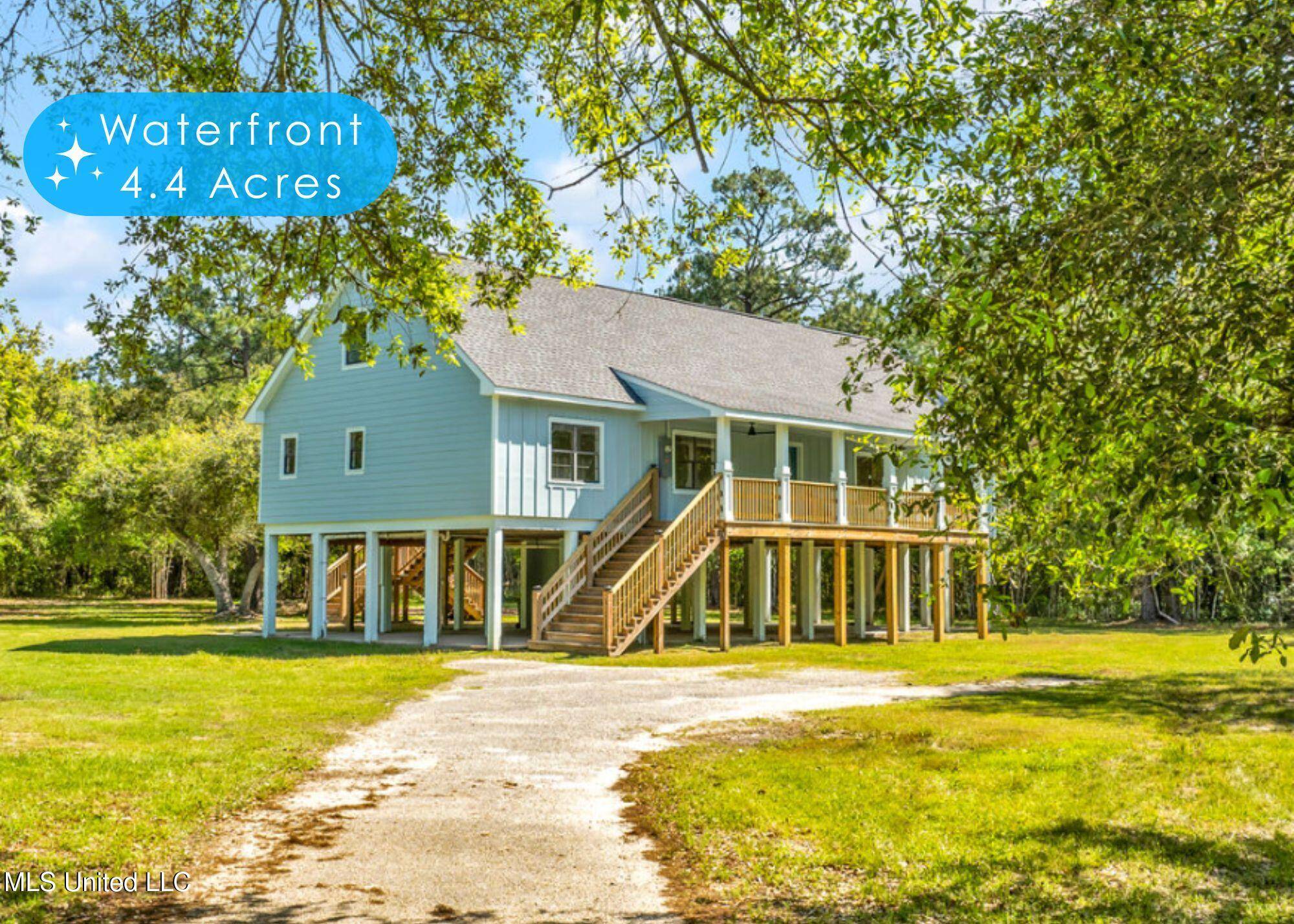 Pass Christian, MS 39571,749 E North Street