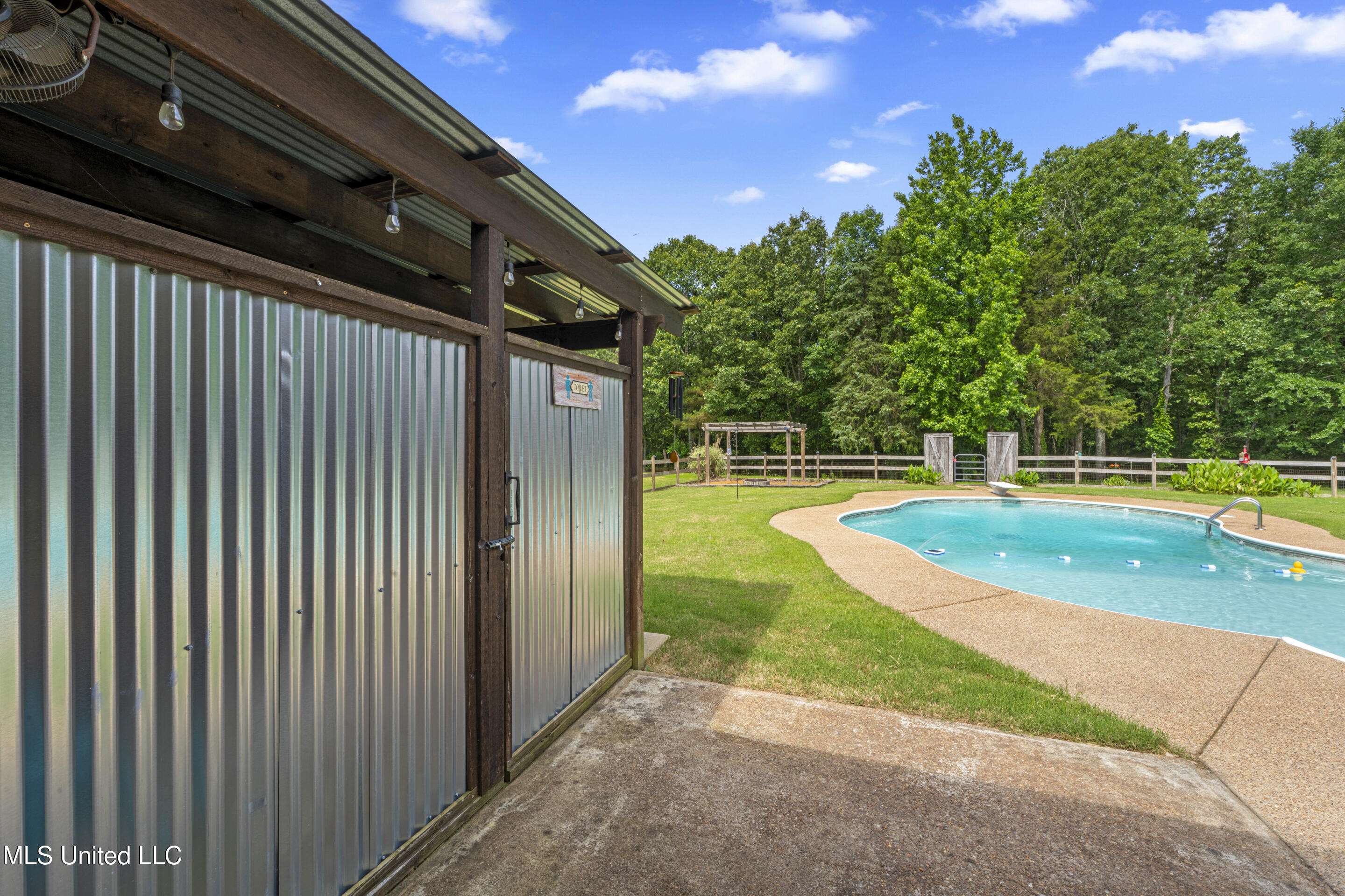 Byhalia, MS 38611,367 W Byhalia Creek Farms Road #R