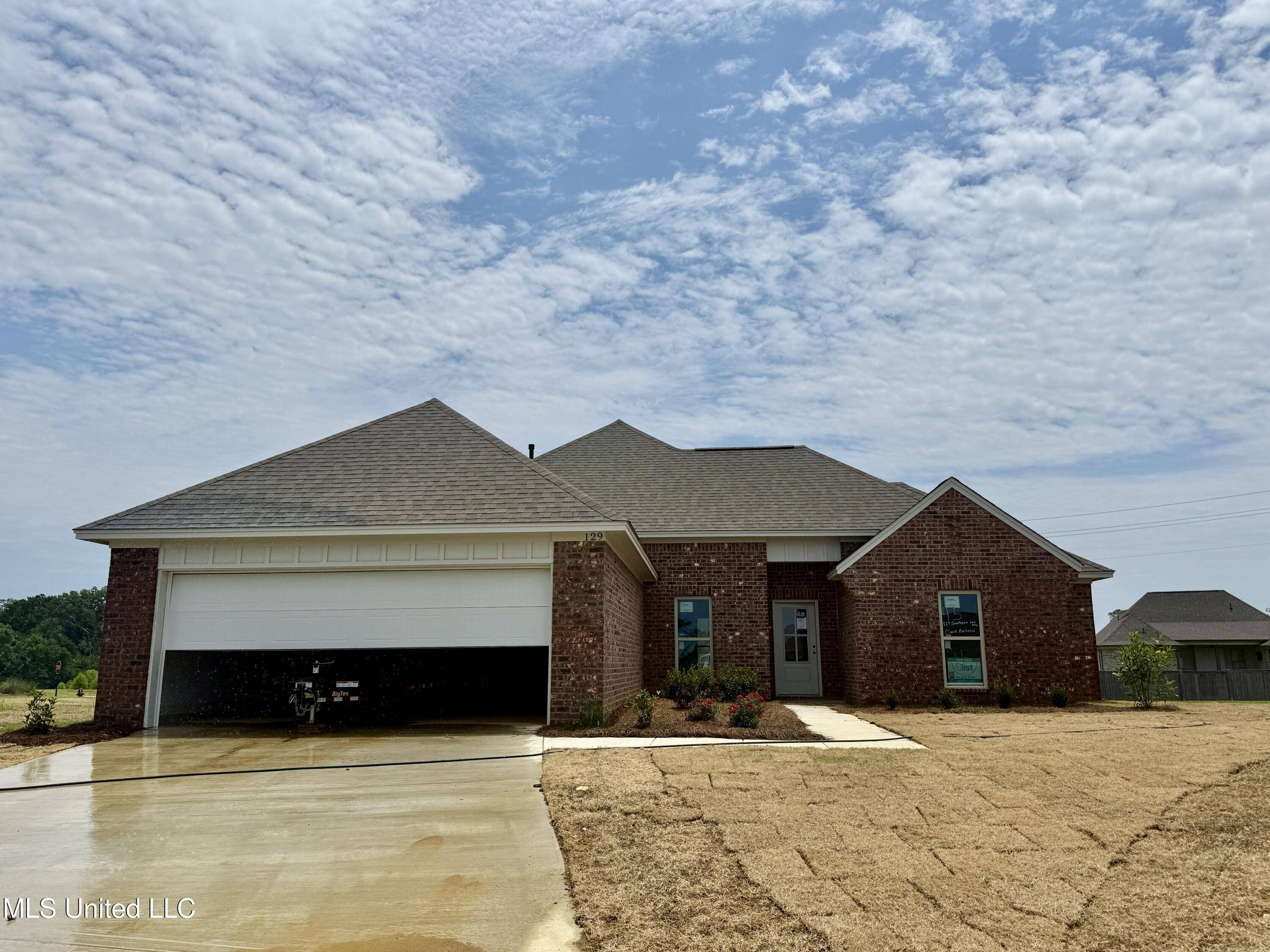 Canton, MS 39046,129 Southern Oak Way