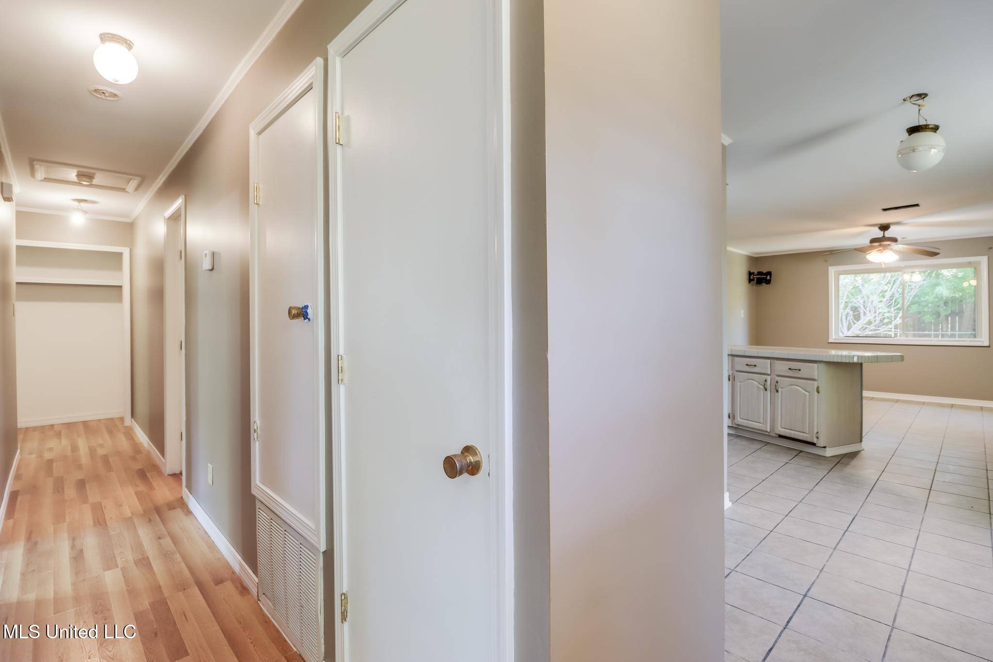 Ocean Springs, MS 39564,6800 Oakhurst Drive