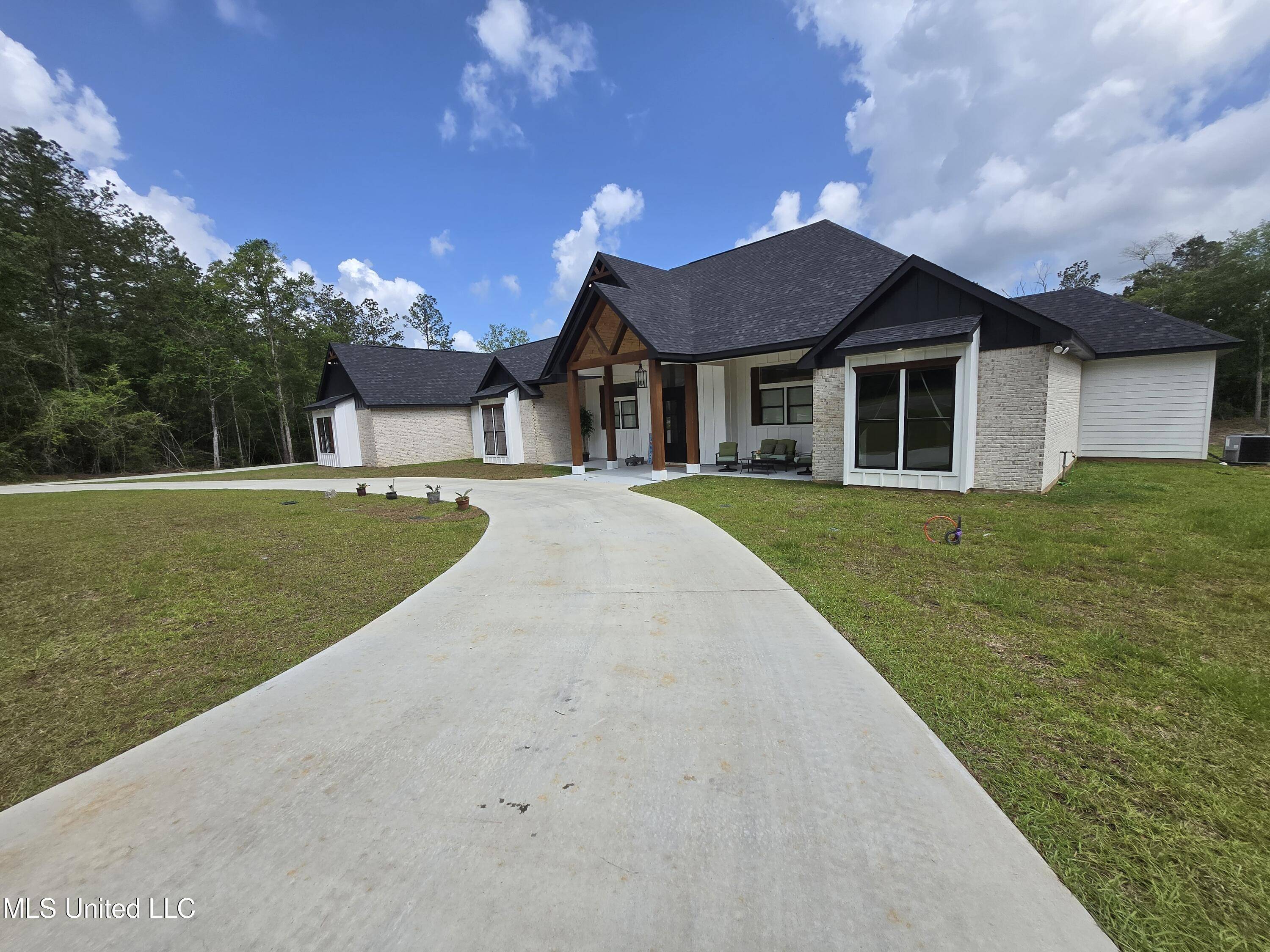Carriere, MS 39426,32 Forest Bluff Drive