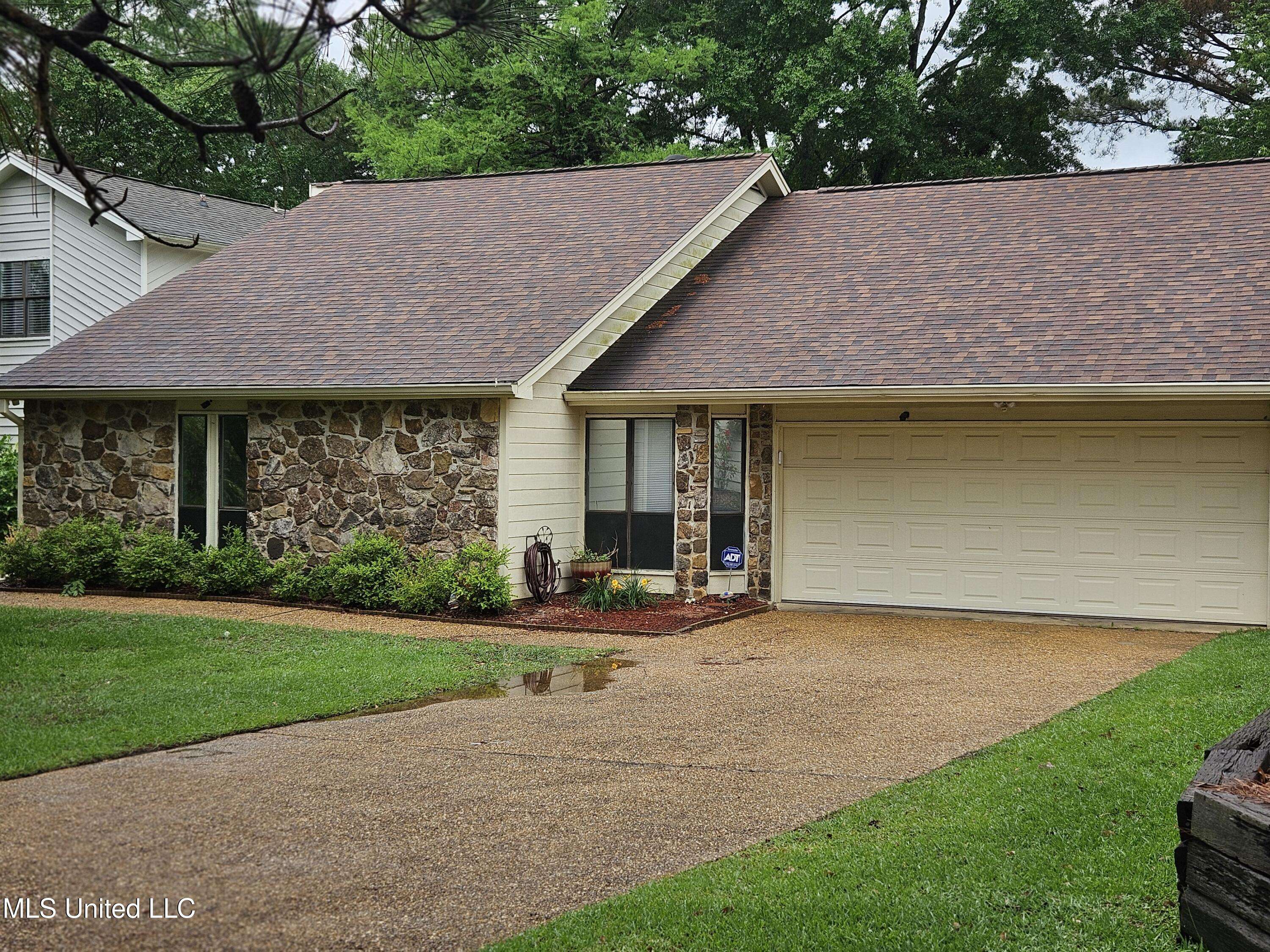Canton, MS 39046,417 Spike Ridge