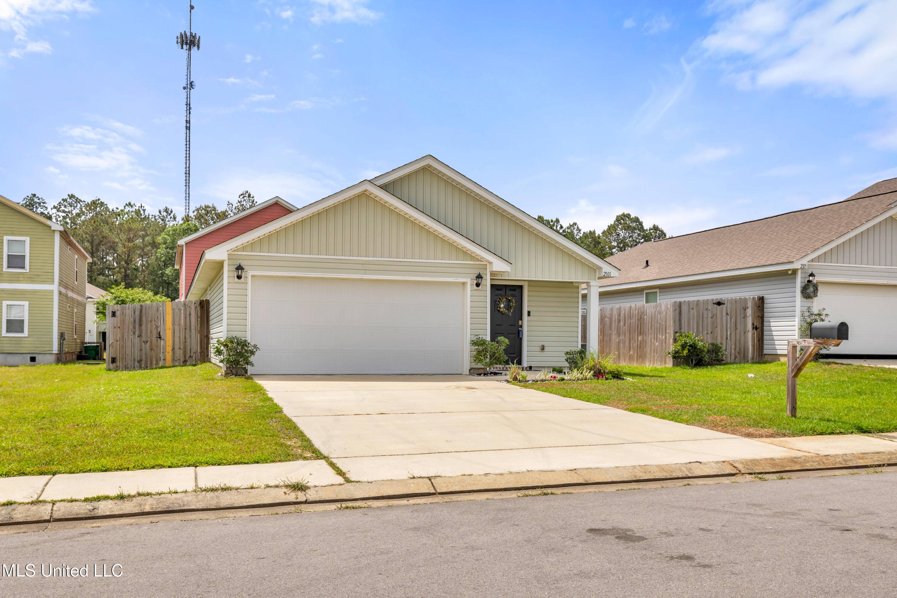 Ocean Springs, MS 39564,2101 Napoleon St Street