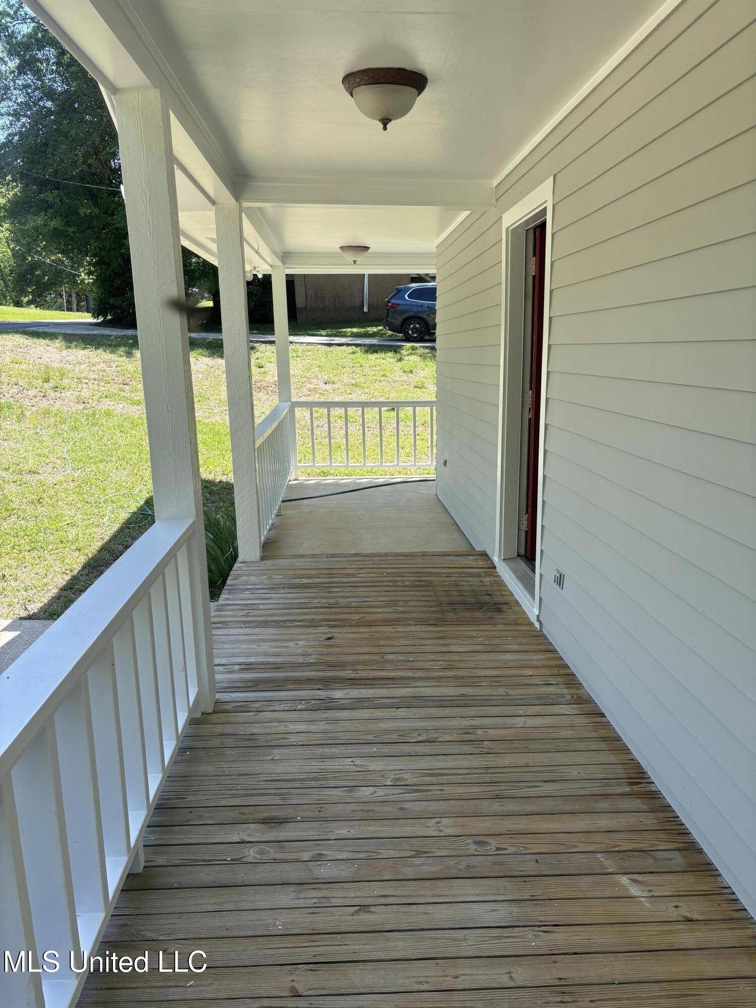 Bay Springs, MS 39422,27 N Third Street
