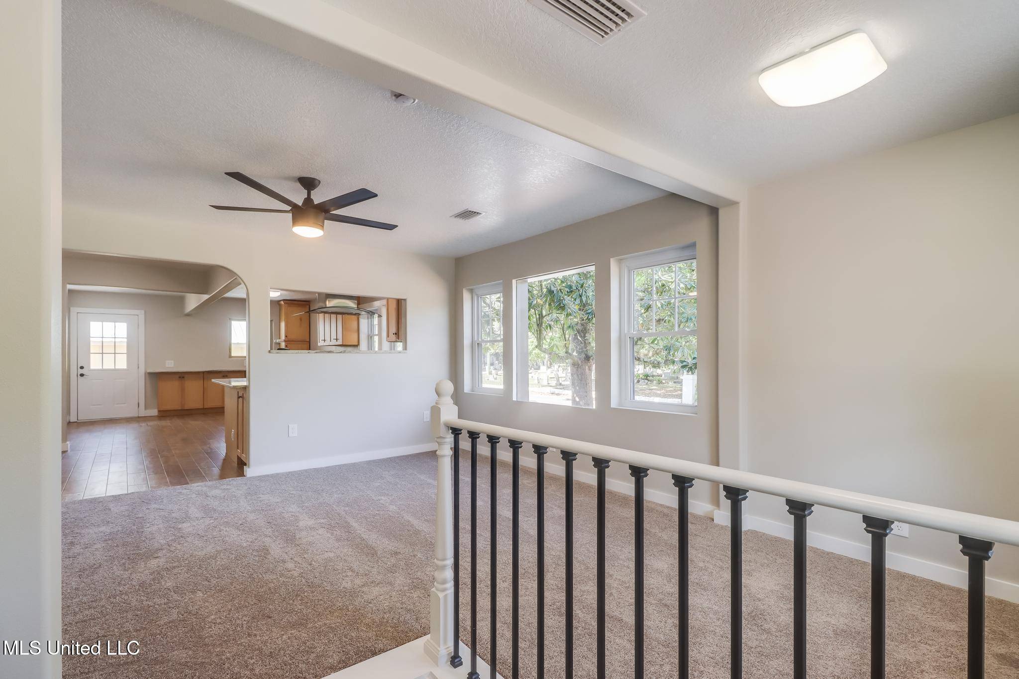 Ocean Springs, MS 39564,1102 Calhoun Street