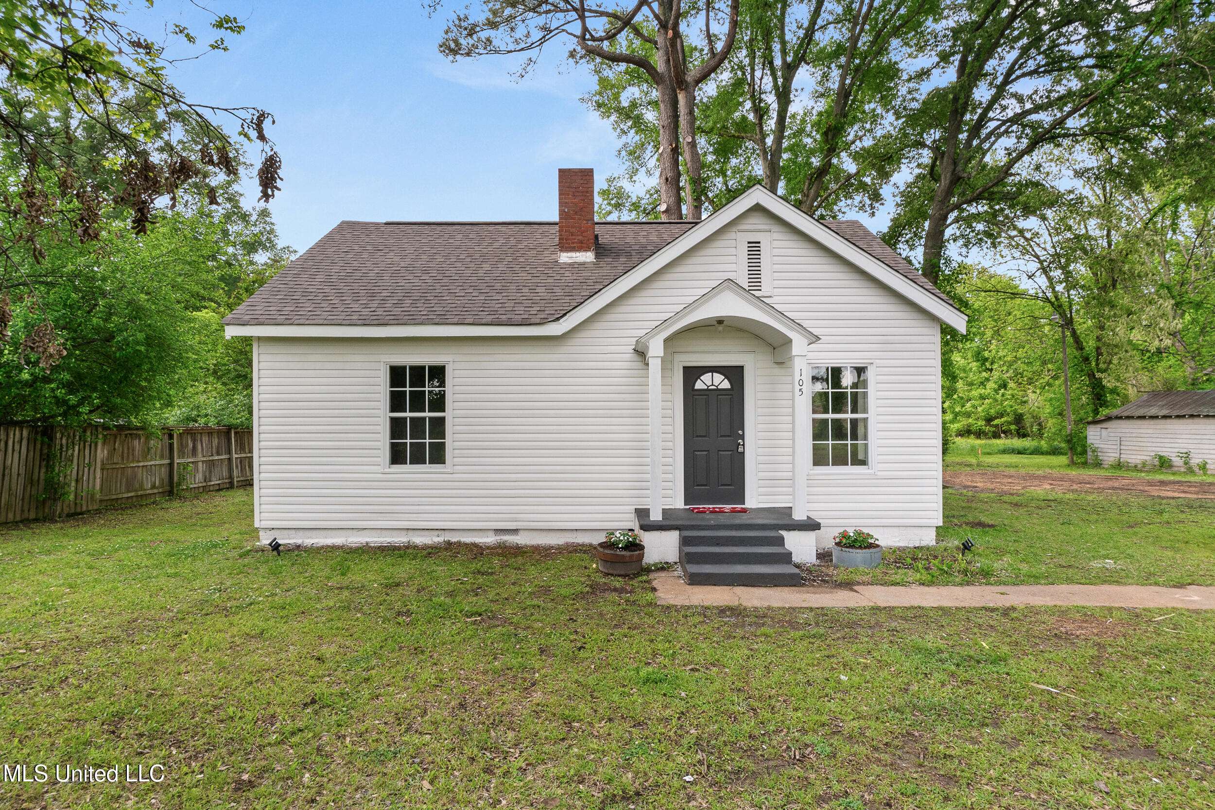 Batesville, MS 38606,105 Tubbs Road