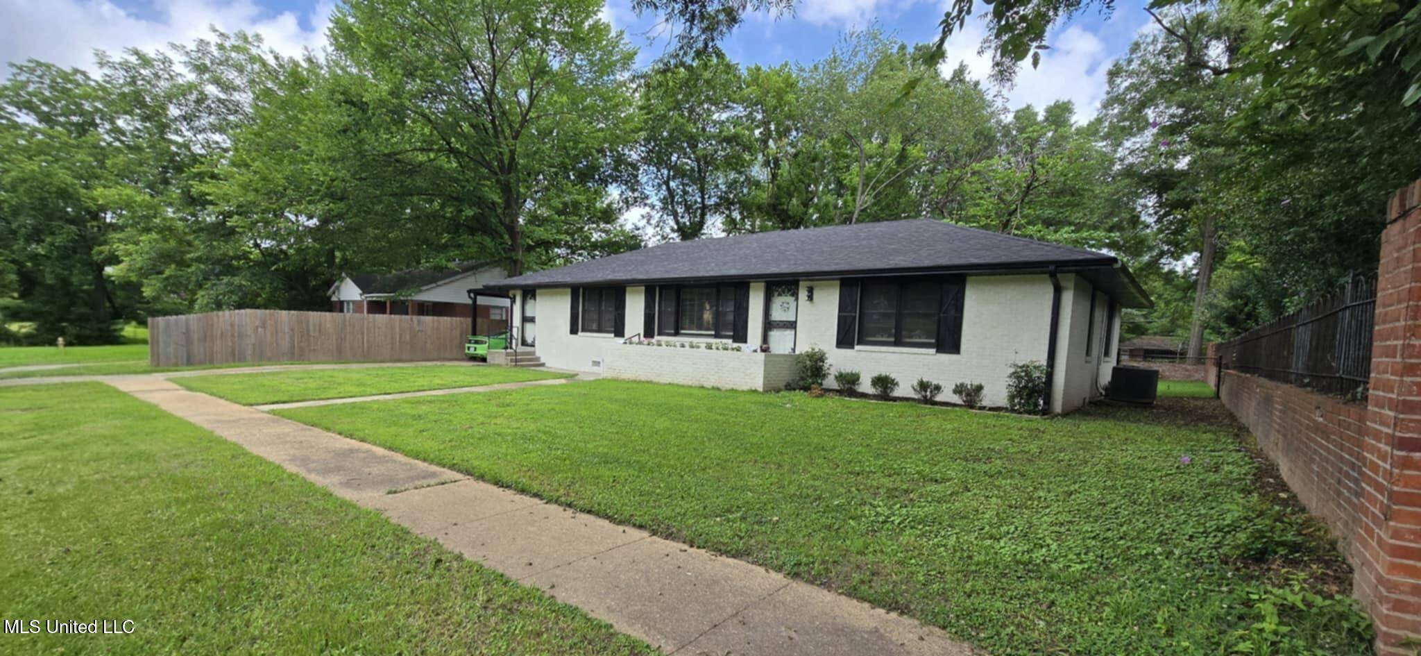 Holly Springs, MS 38635,260 Roberts Avenue