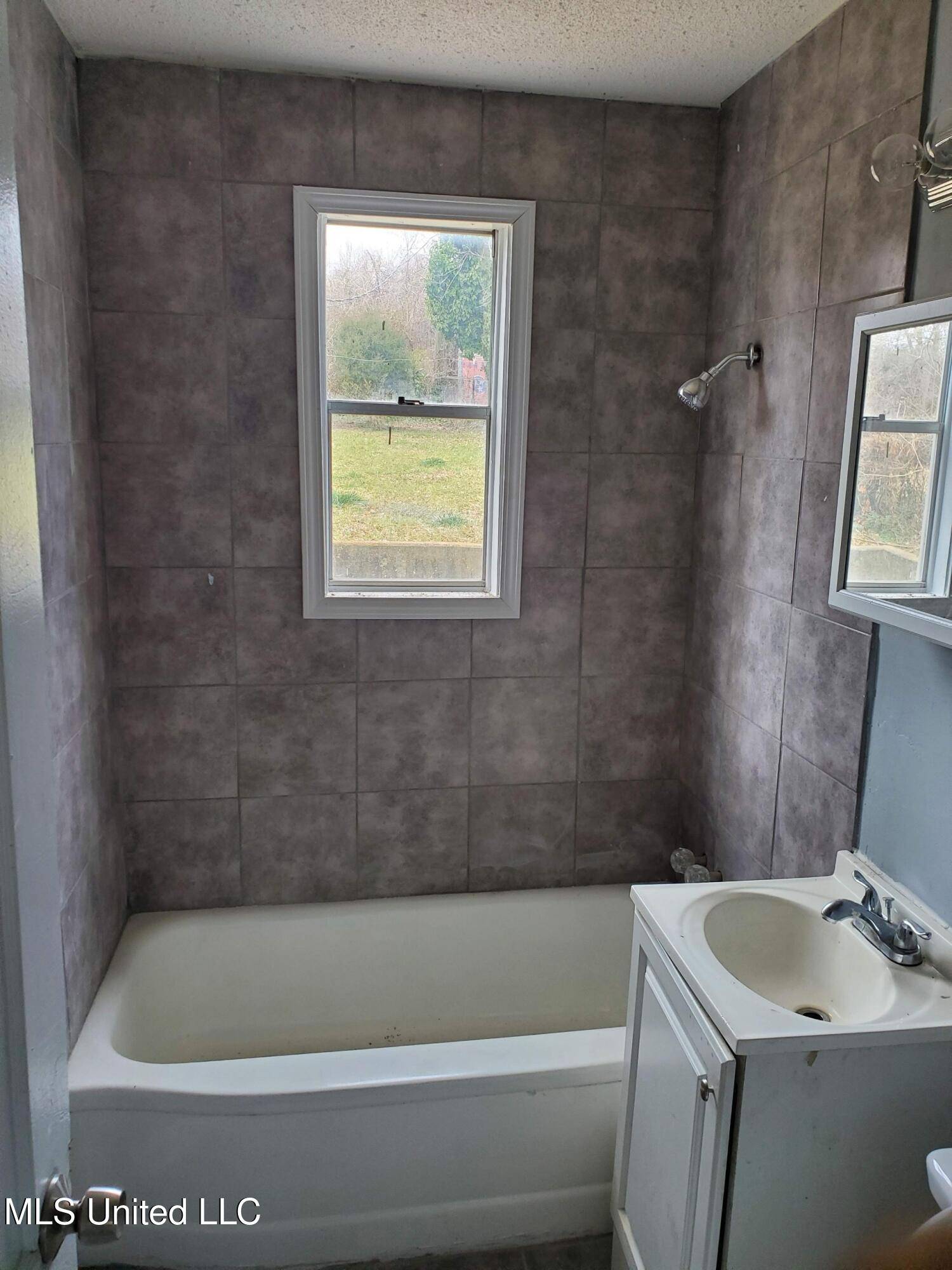 Memphis, TN 38106,2067 Corry Road