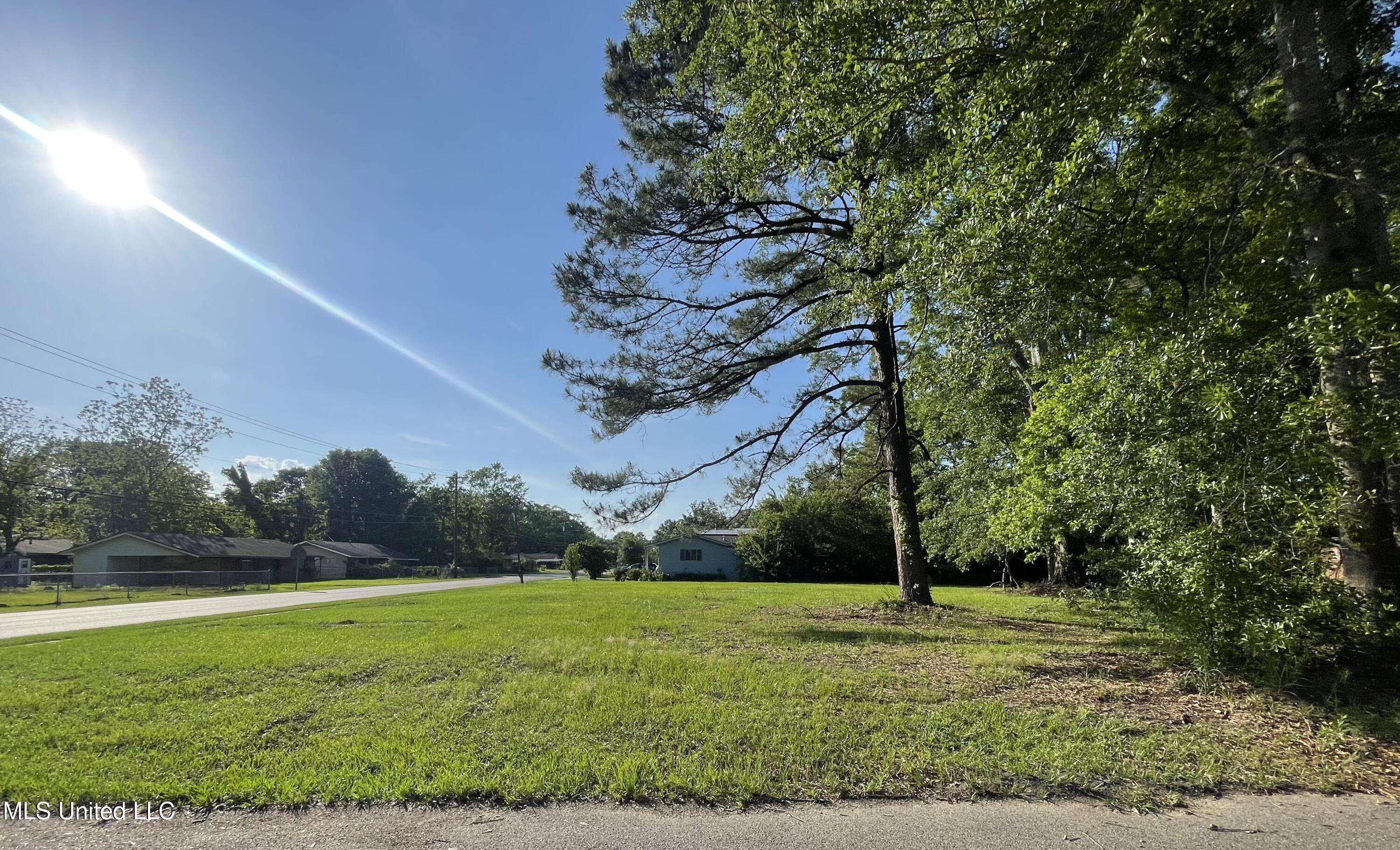 Hattiesburg, MS 39401,424 J C Killingsworth Drive