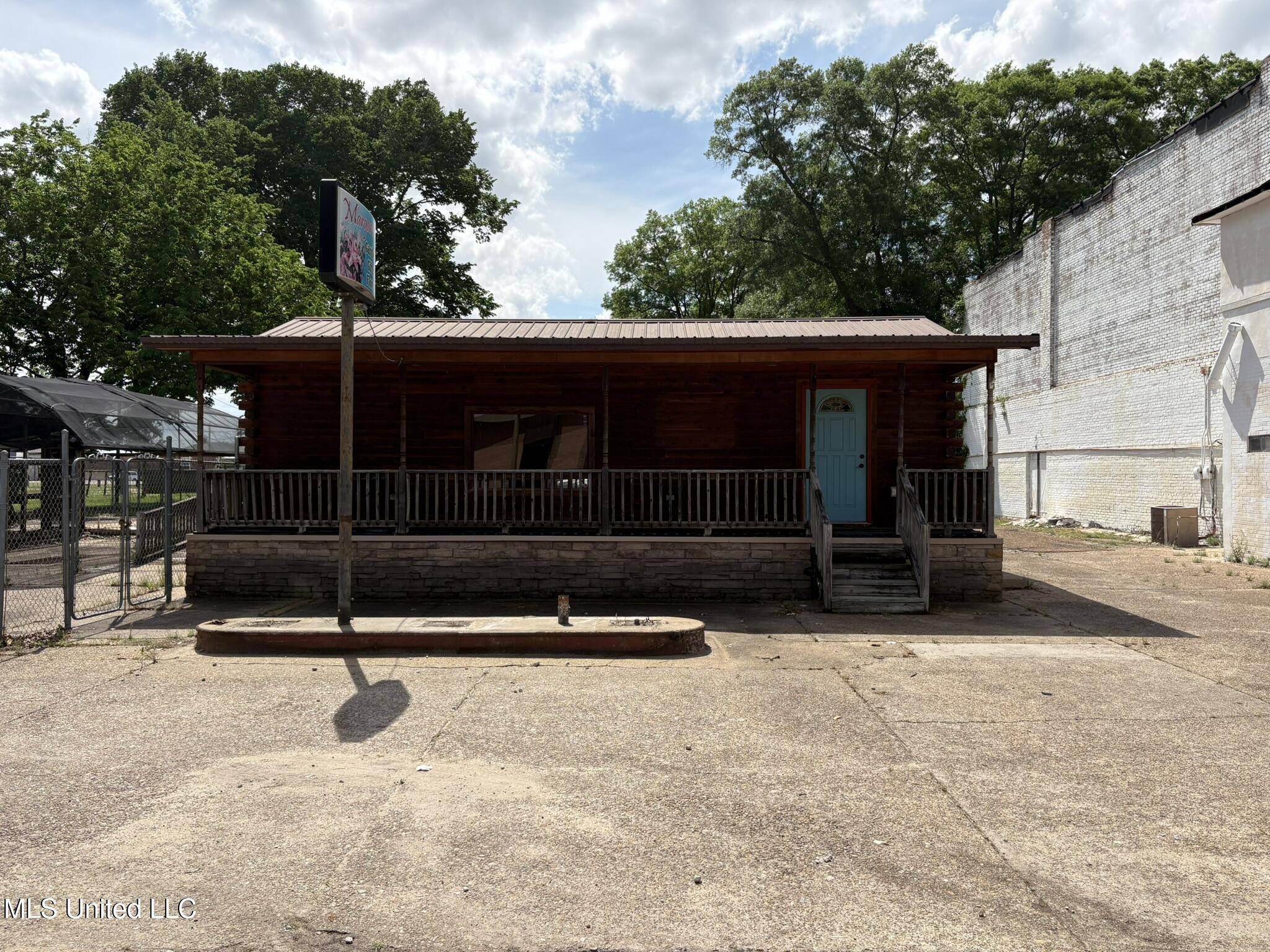 Belzoni, MS 39038,205 N Hayden Street