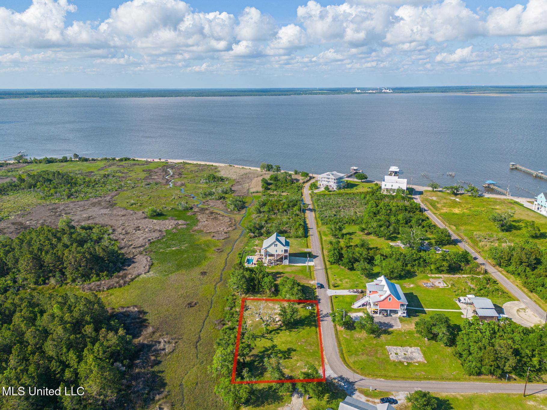 Bay Saint Louis, MS 39520,111113 Pine Tree Road