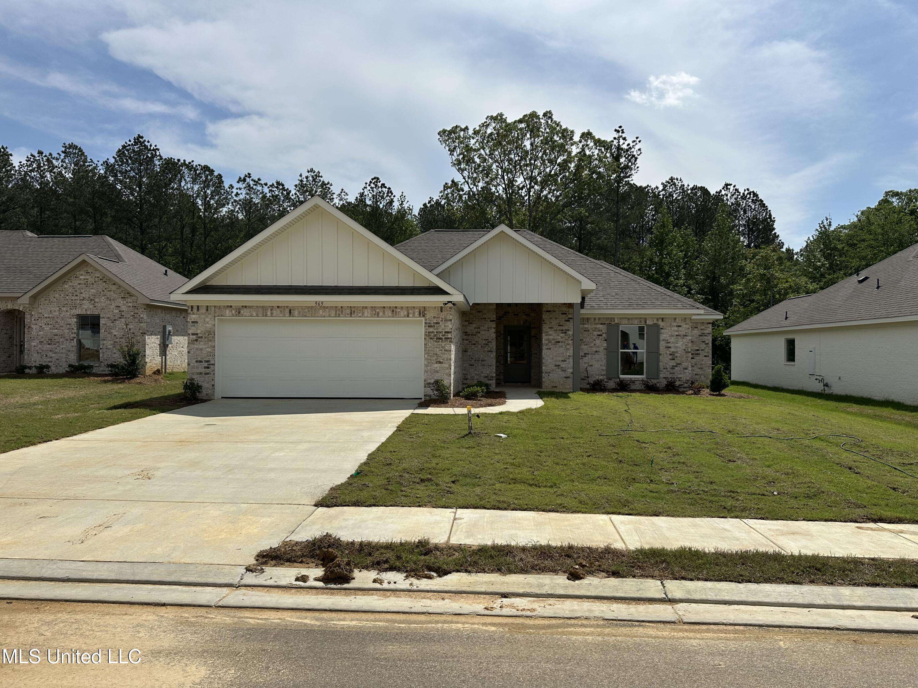 Pearl, MS 39208,965 Riverside Lane