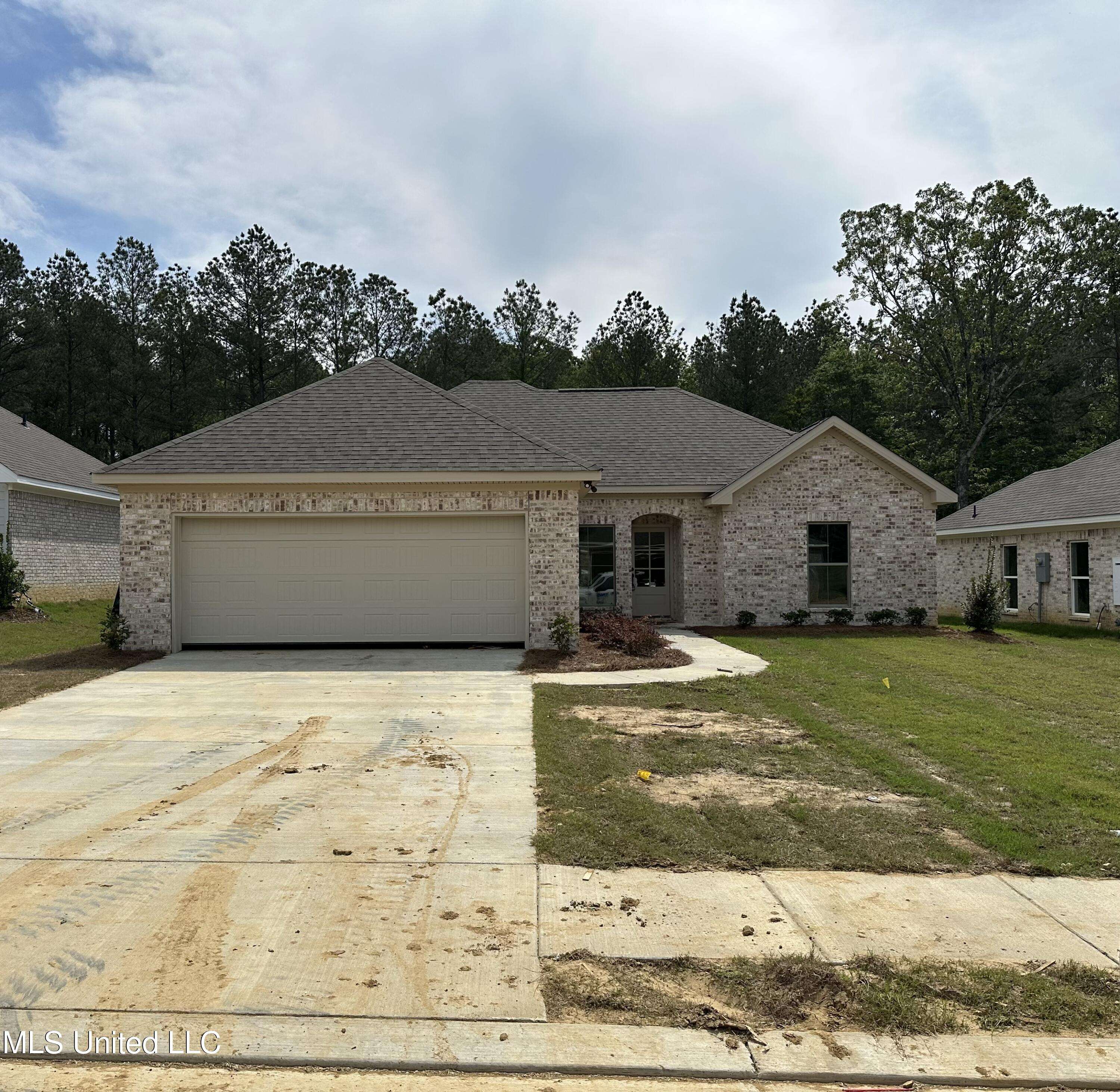 Pearl, MS 39208,963 Riverside Lane