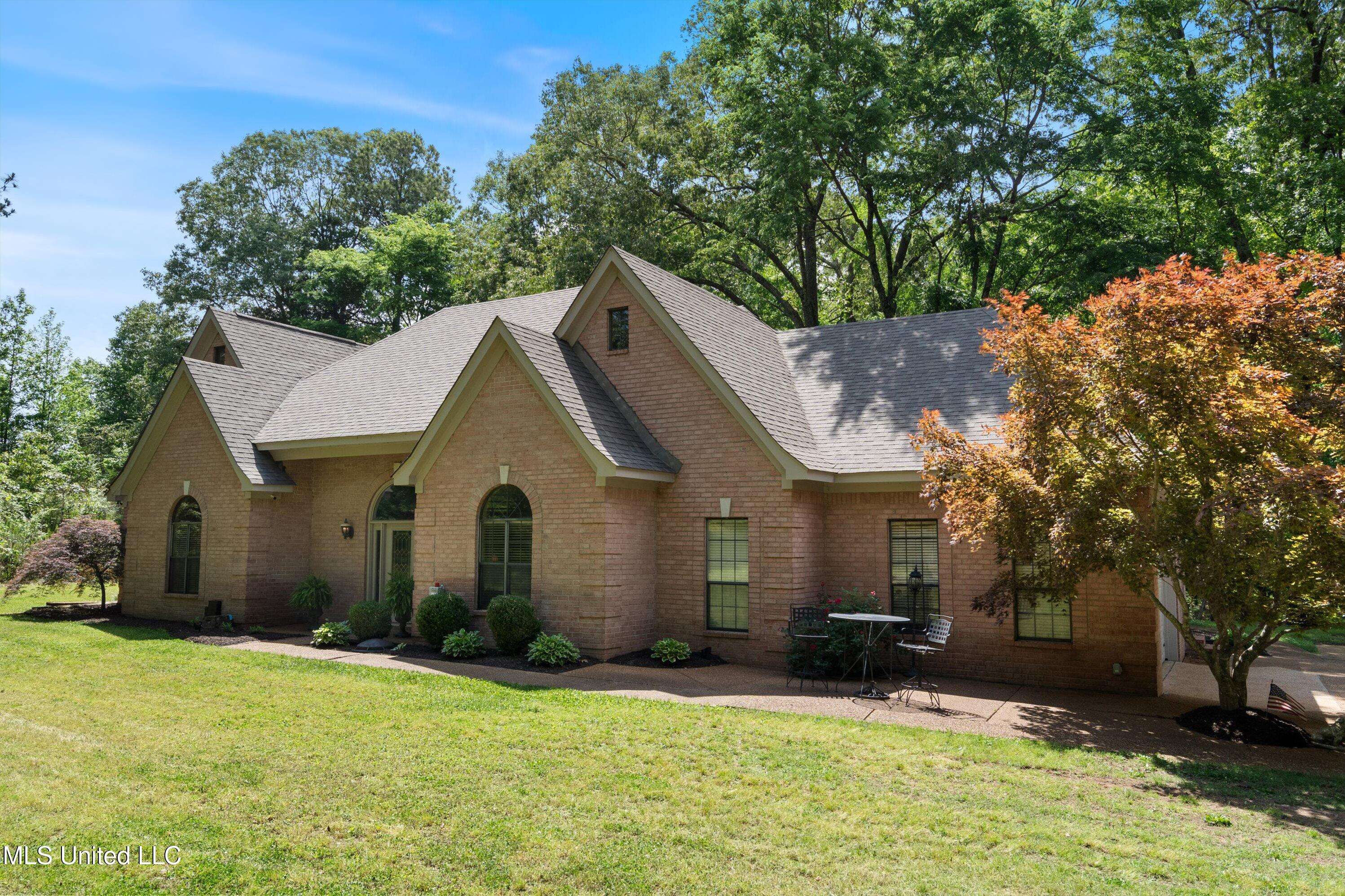 Southaven, MS 38671,5135 Windy Ridge Drive