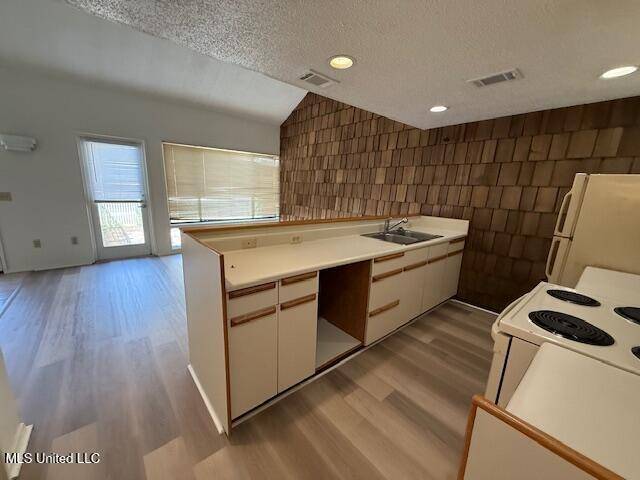 Gulfport, MS 39507,828 Oakleigh Avenue #17