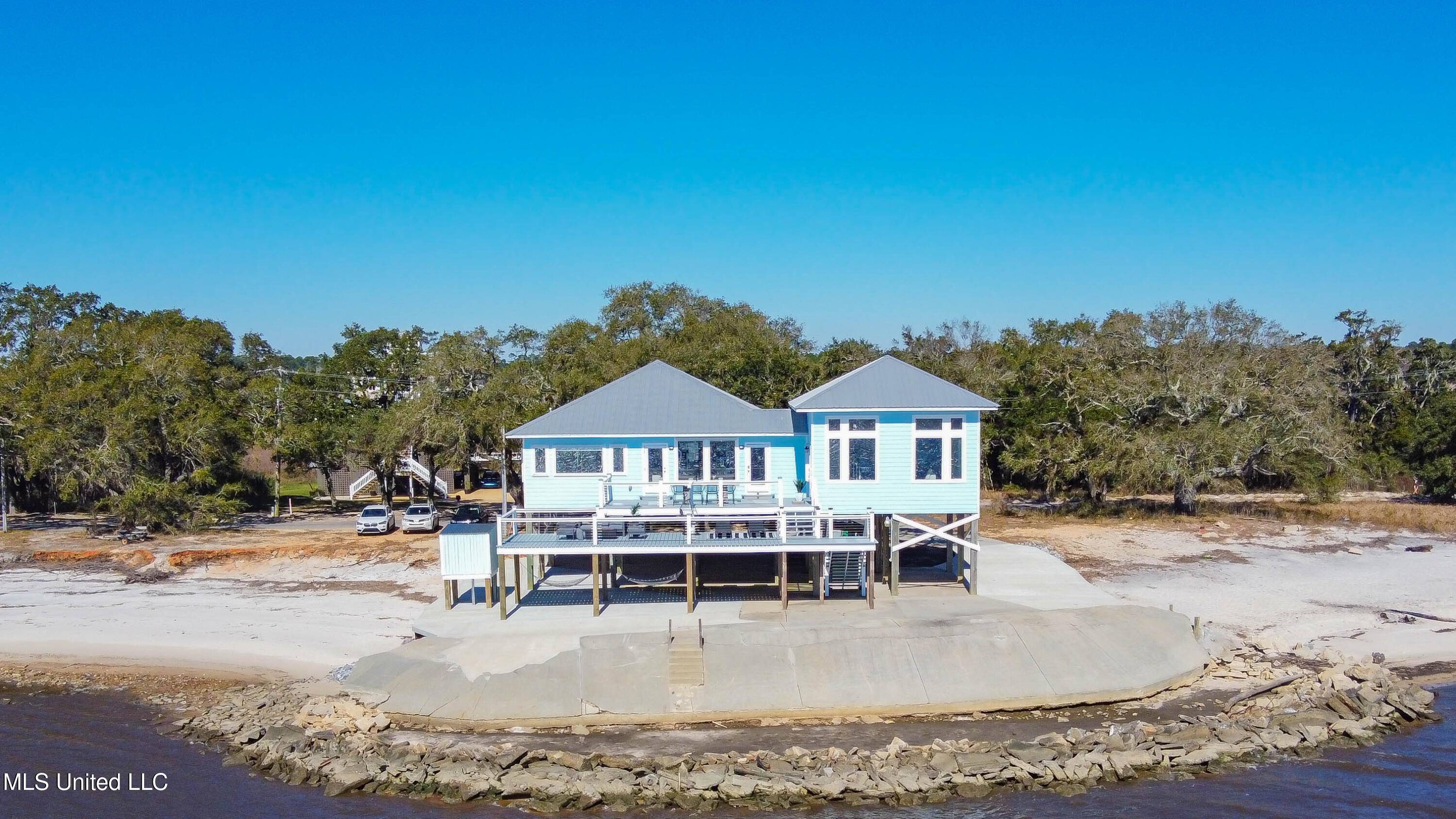 Ocean Springs, MS 39564,6717 Belle Fontaine Drive
