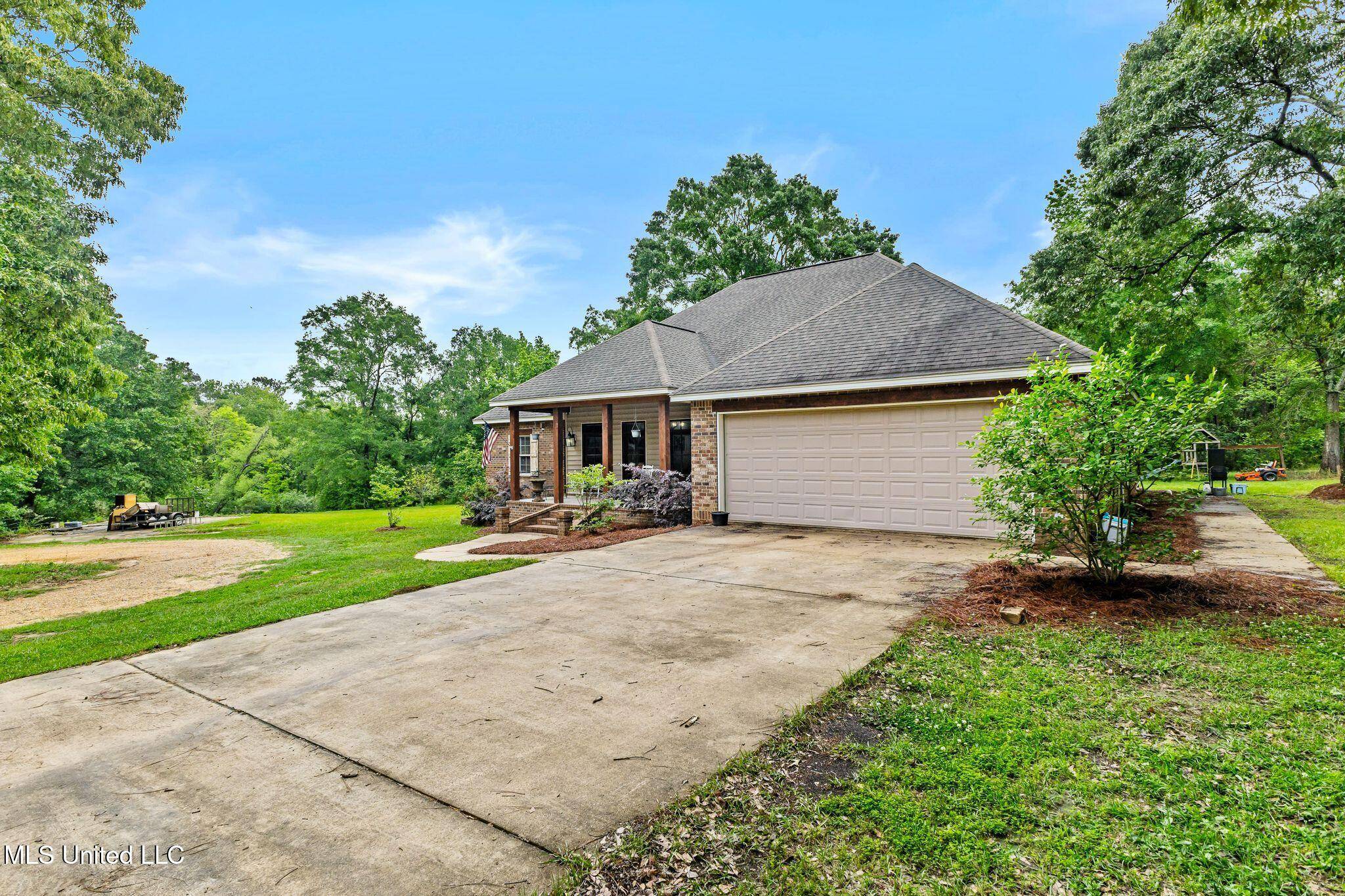 Sumrall, MS 39482,26 Dobb Road