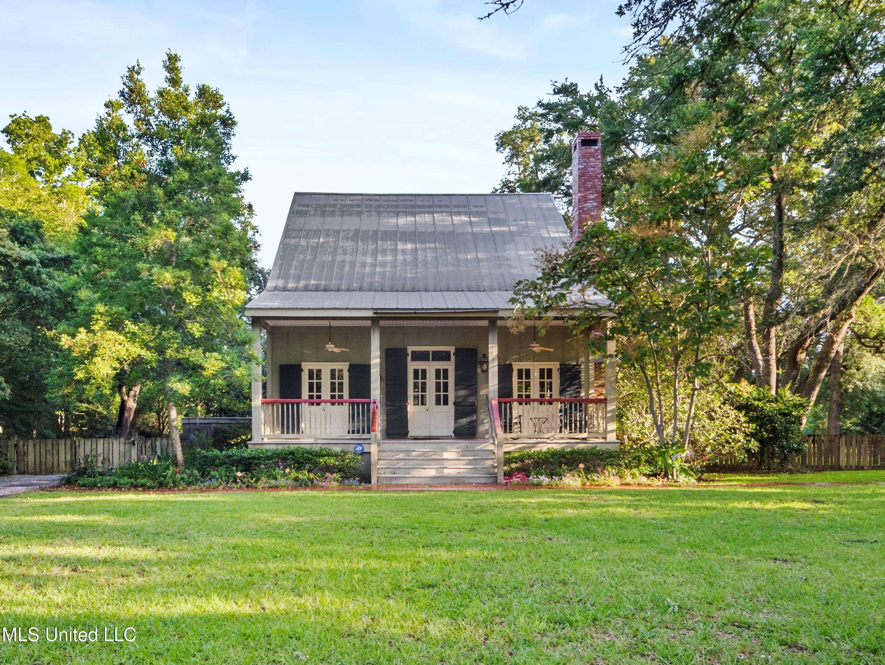 Pass Christian, MS 39571,610 Saint Louis Street