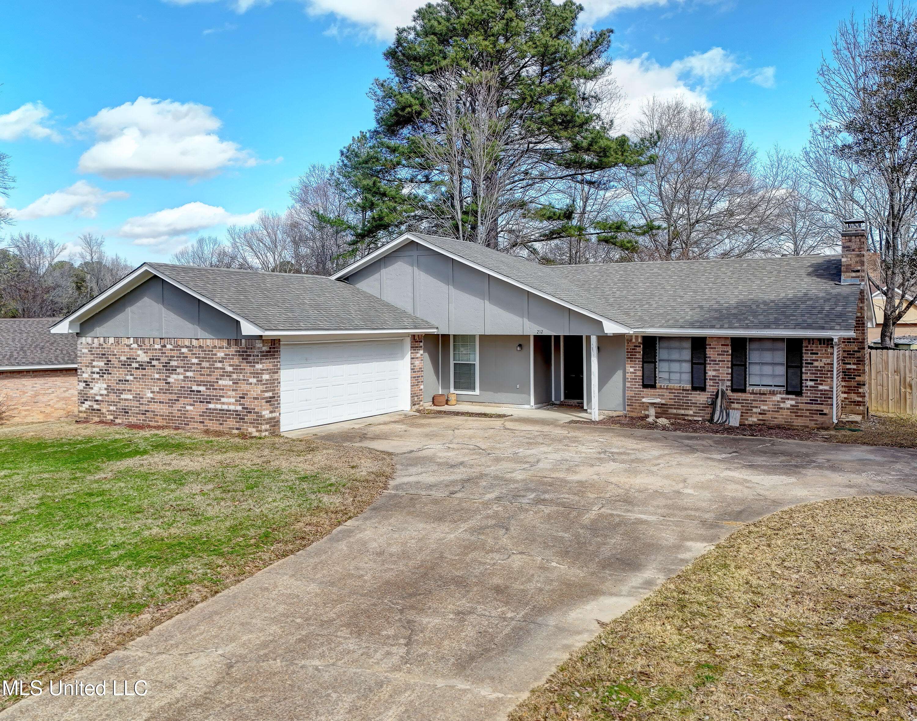 Clinton, MS 39056,212 Pebble Brook Drive