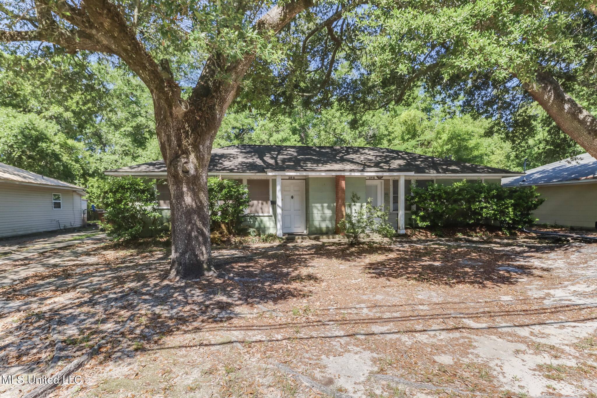 Biloxi, MS 39531,319 Saint Mary Boulevard