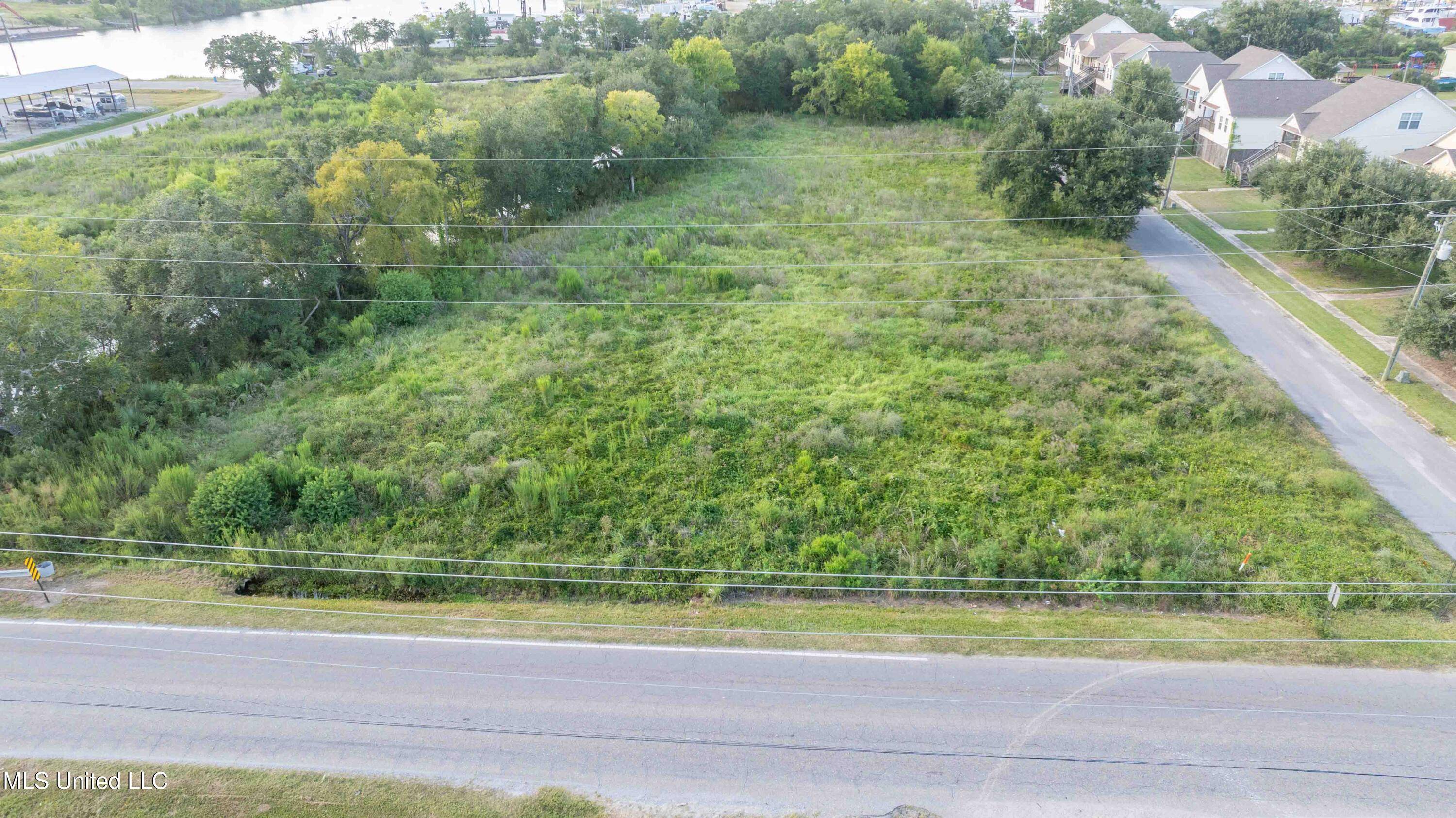 Pass Christian, MS 39571,Davis Avenue