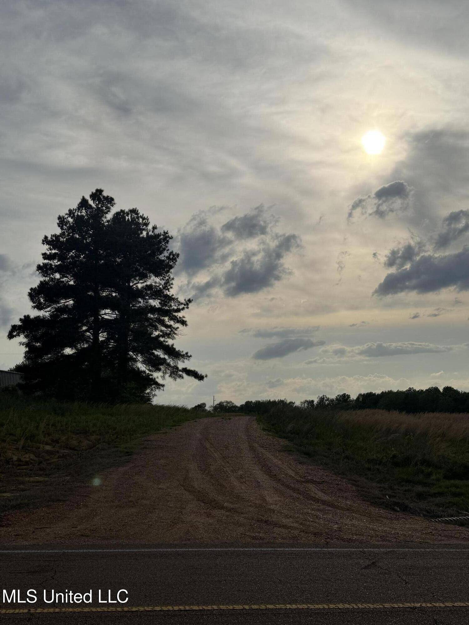 Como, MS 38619,25523 Highway 51