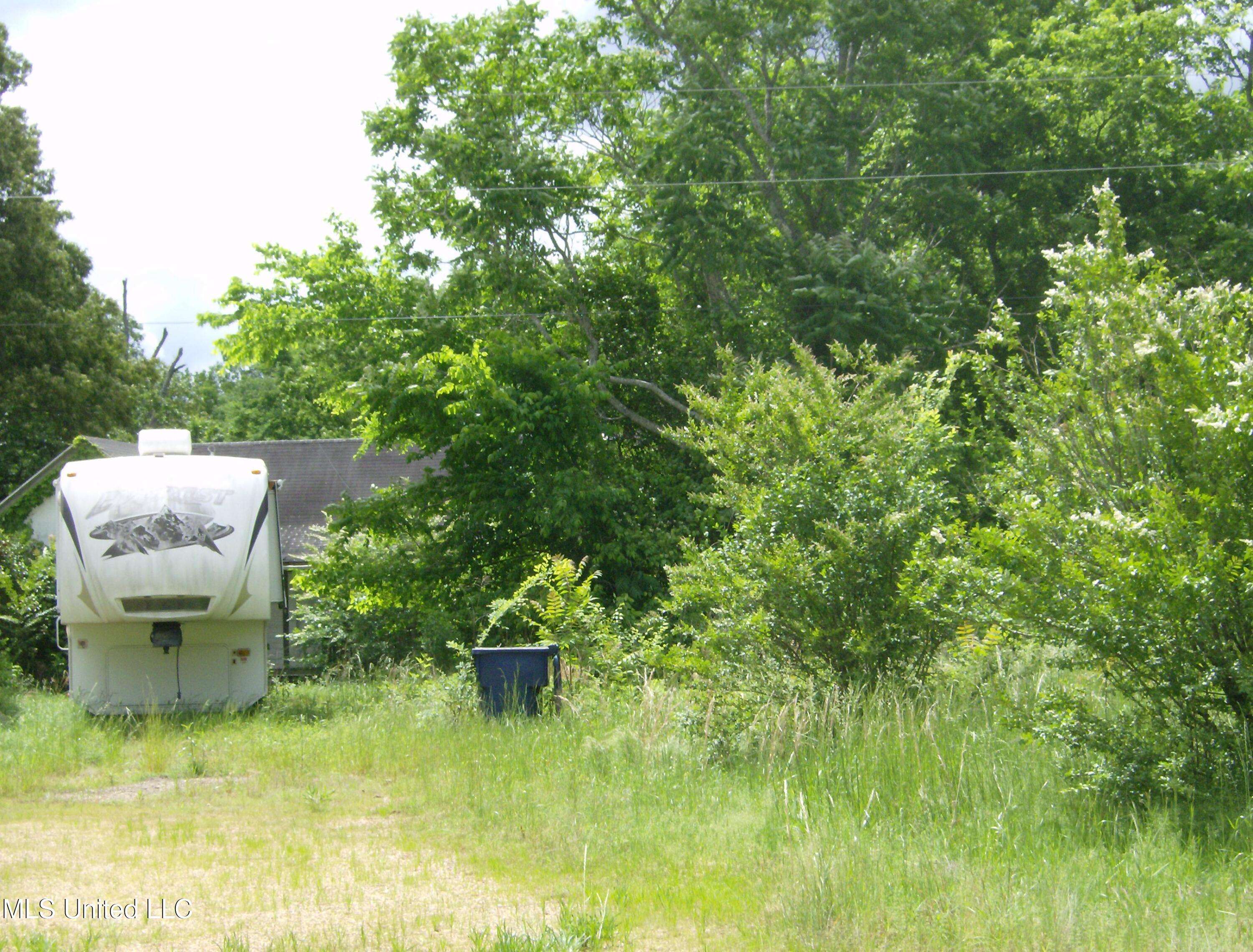 Byhalia, MS 38611,13705 Byhalia Road