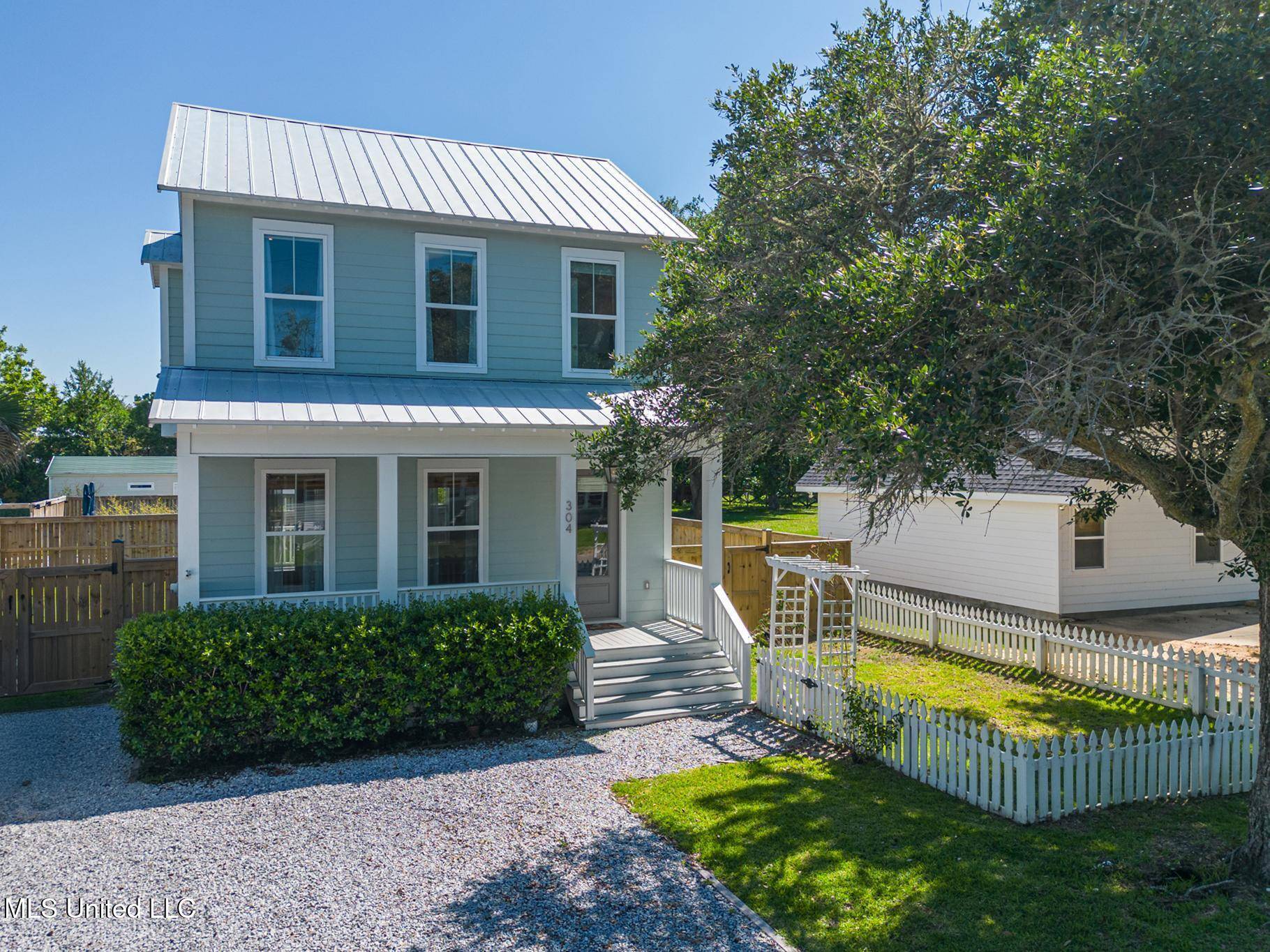 Bay Saint Louis, MS 39520,304 Ballentine Street