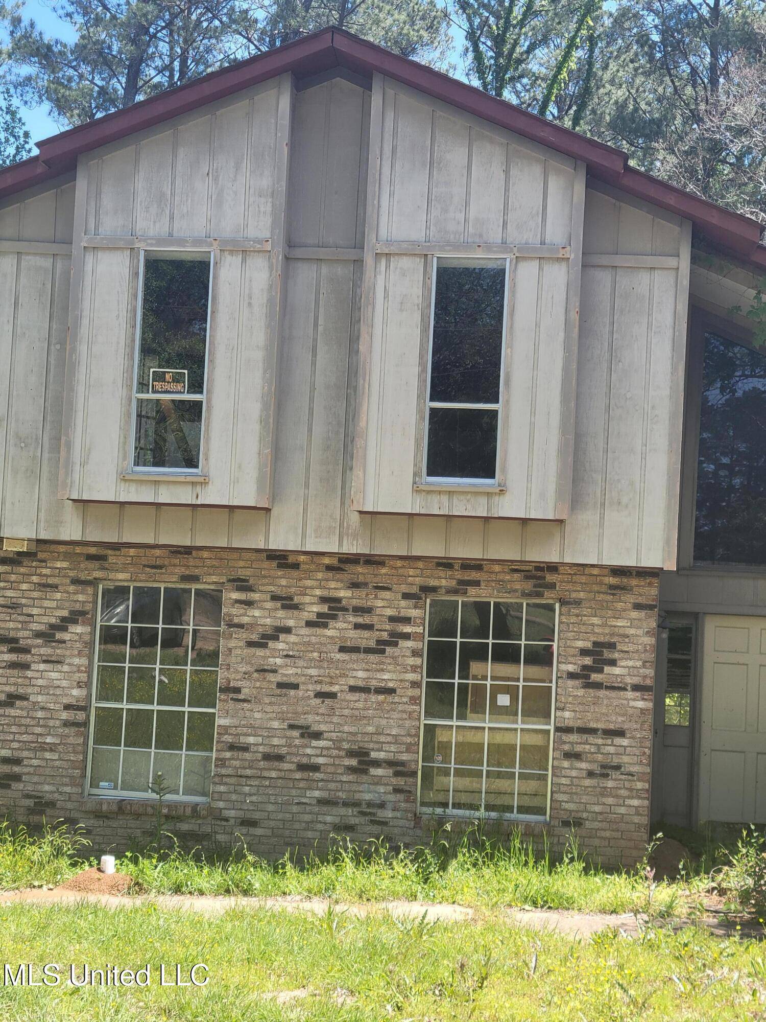 Byram, MS 39272,4976 Forest Hill Road