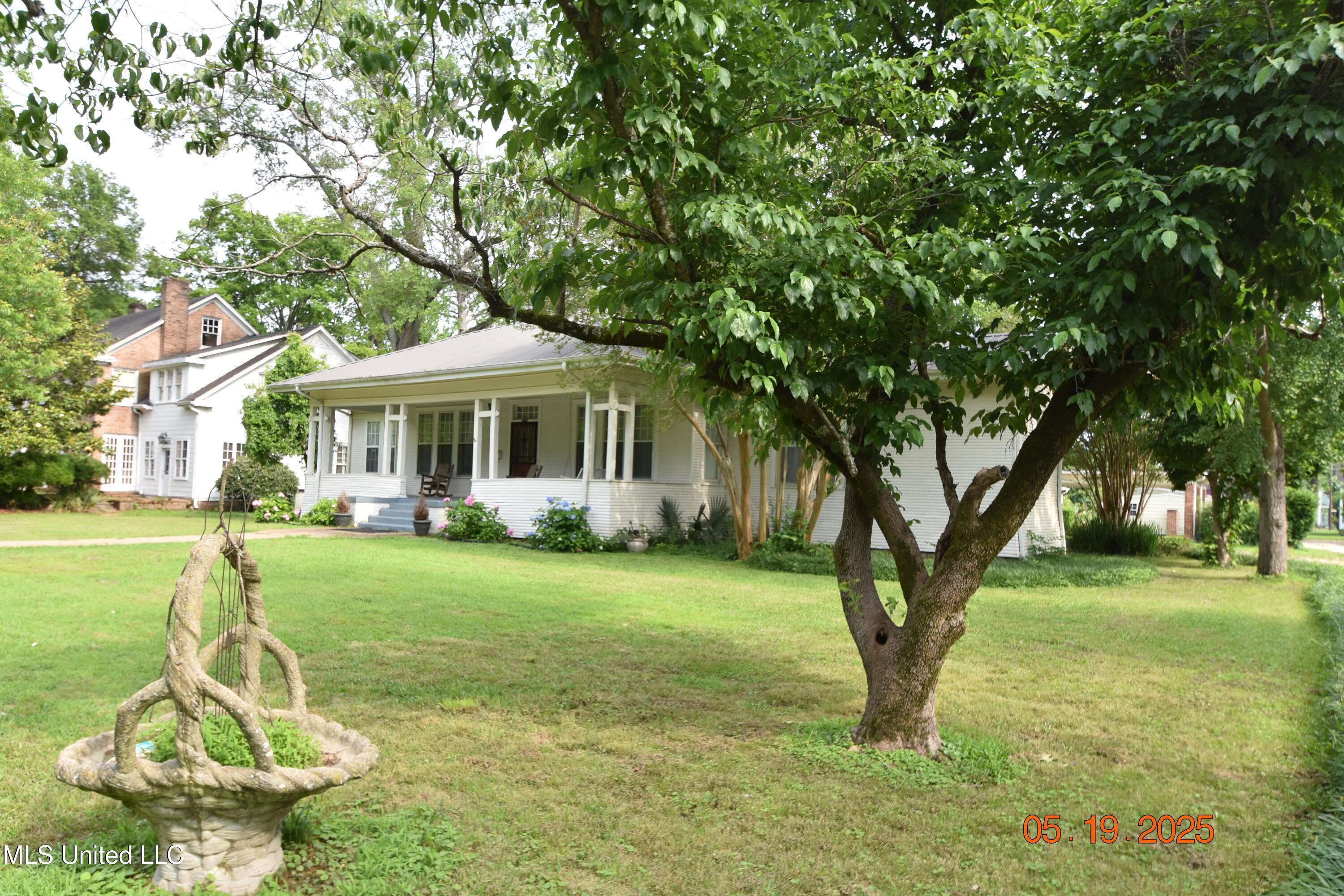 Greenwood, MS 38930,1303 River Road