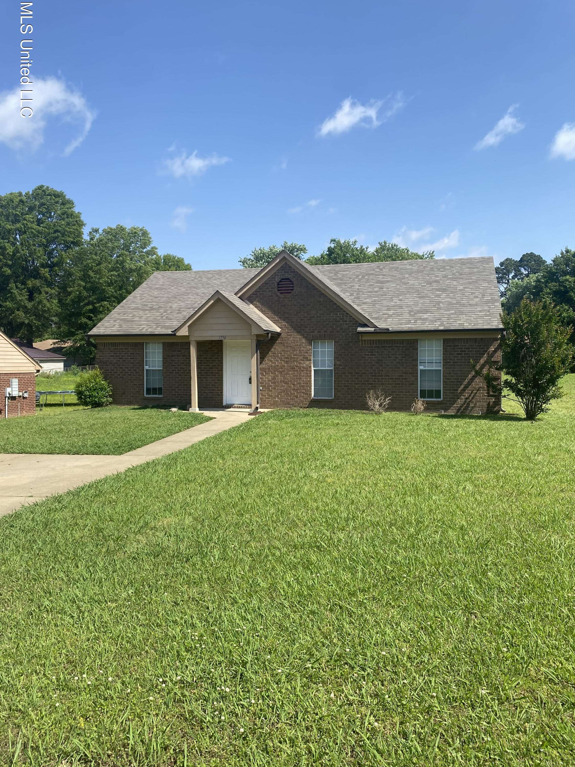 Southaven, MS 38671,1774 Dorchester Drive