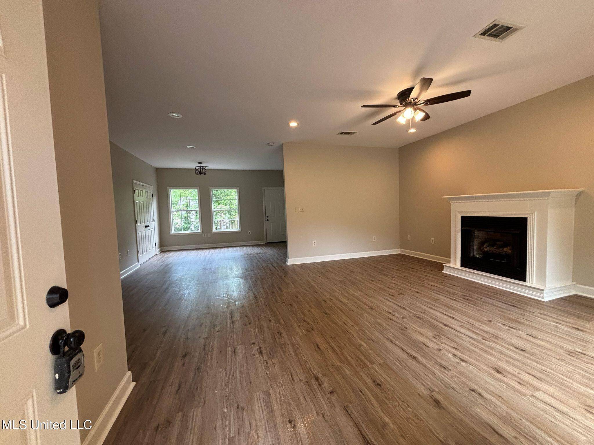 Jackson, MS 39206,4832 Woodmont Drive