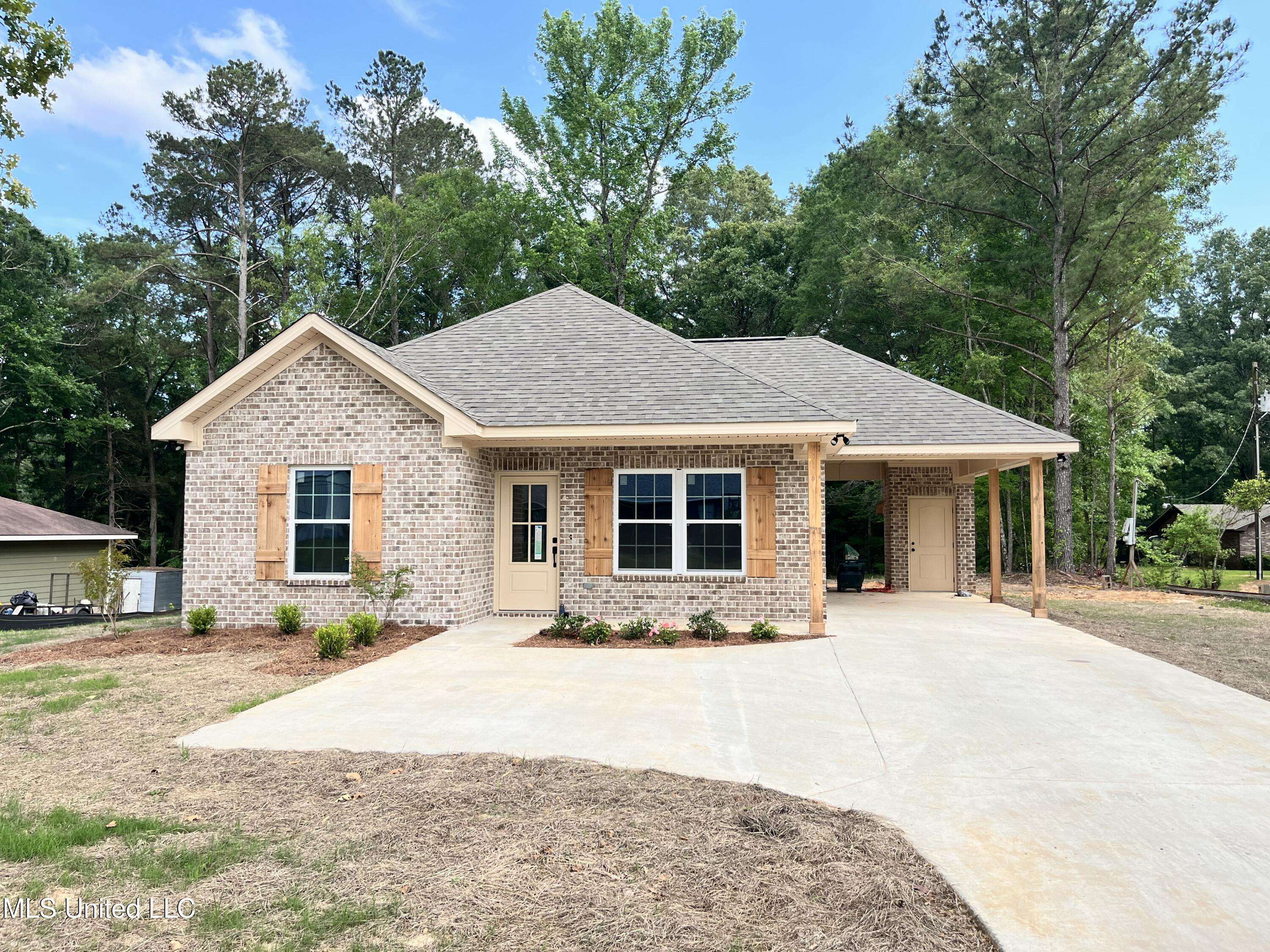 Florence, MS 39073,138 Shannon Trey Lane