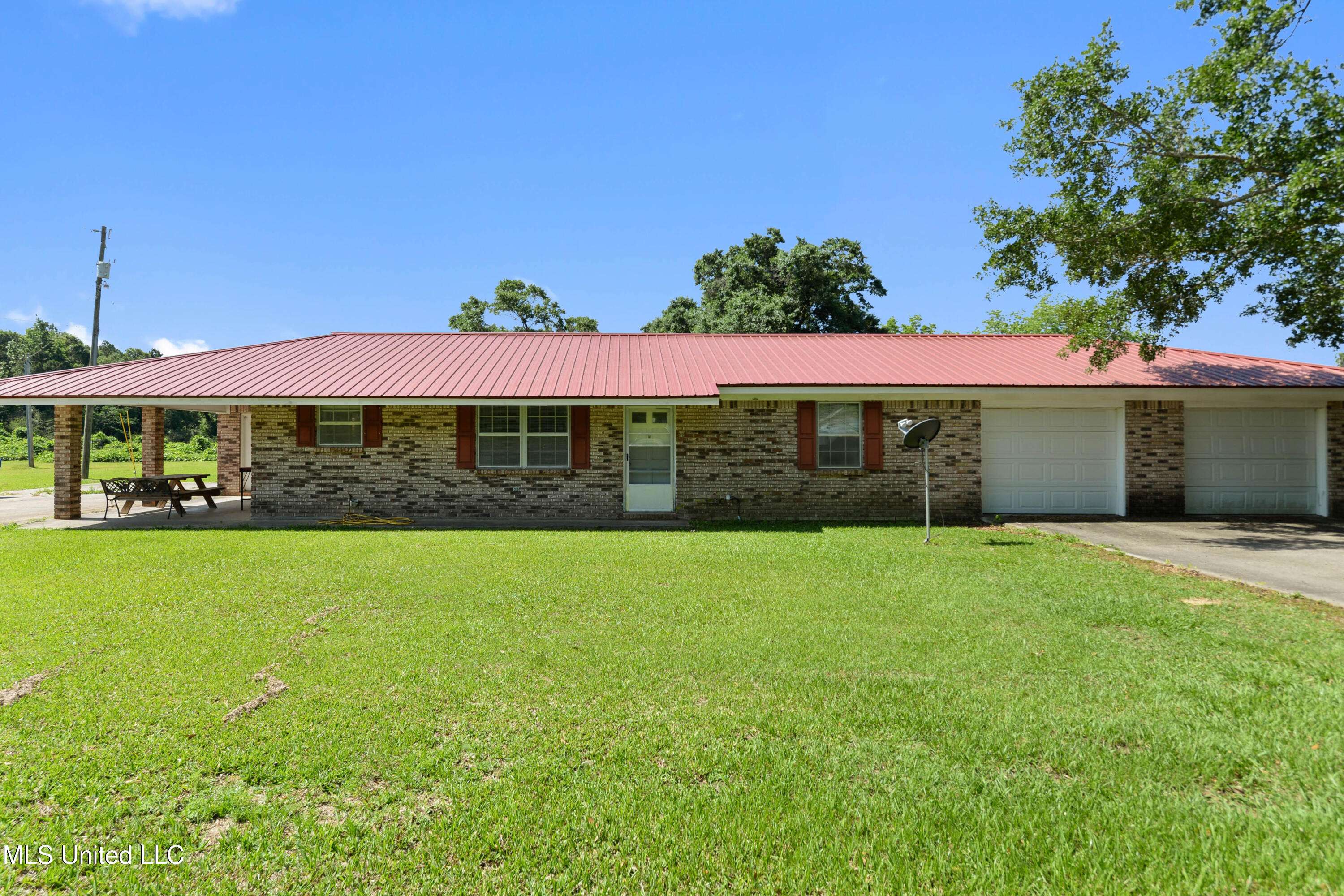 Lucedale, MS 39452,143 Pete Cochran Road