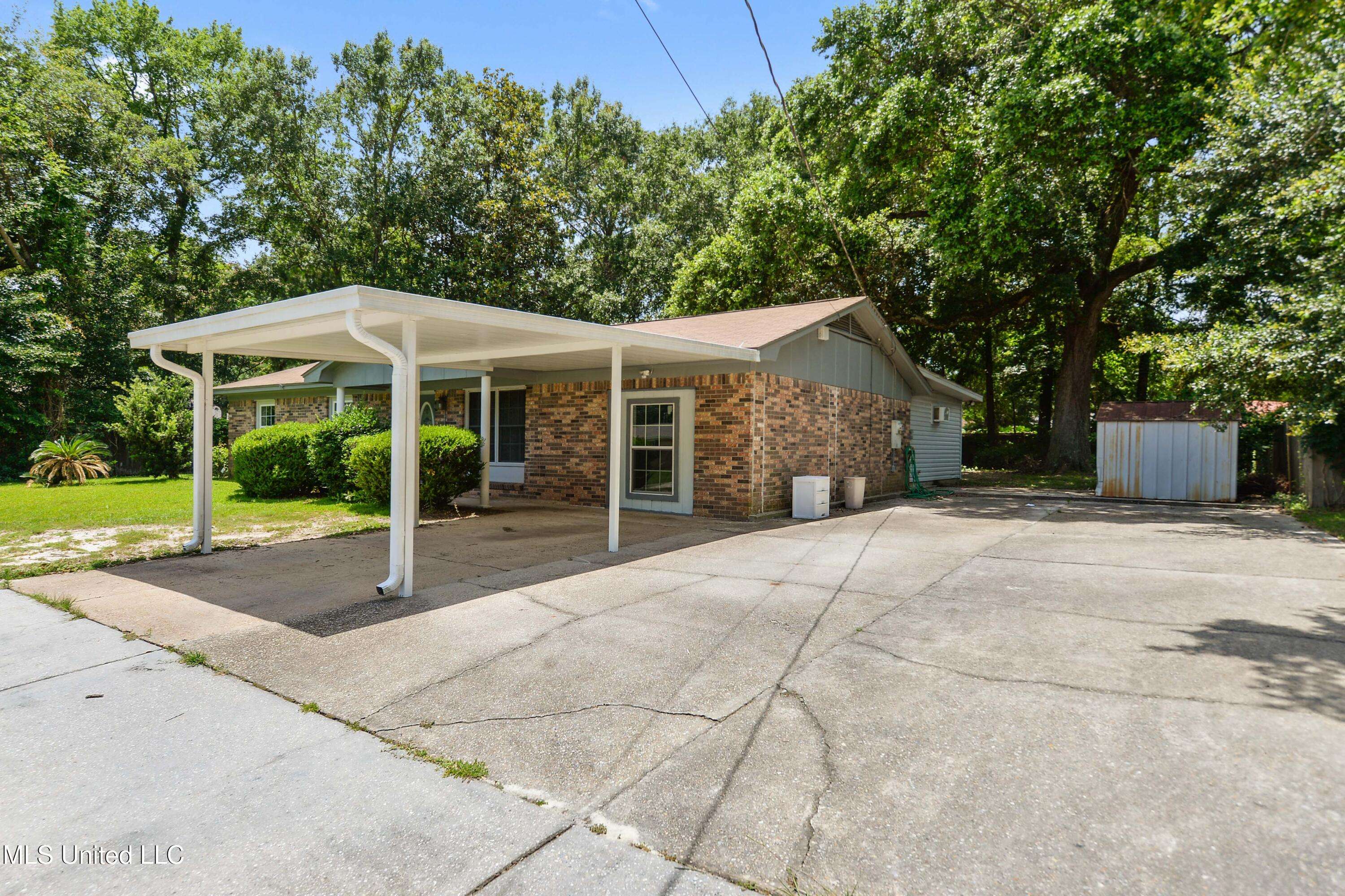 D'iberville, MS 39540,109 Evergreen Drive