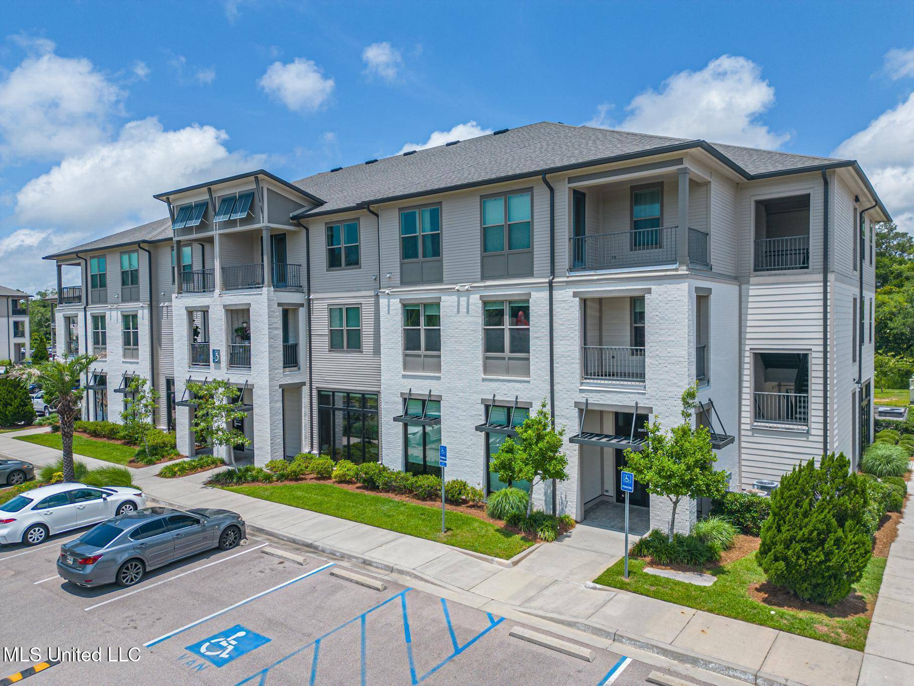 Ocean Springs, MS 39564,2501 Bienville Boulevard #334