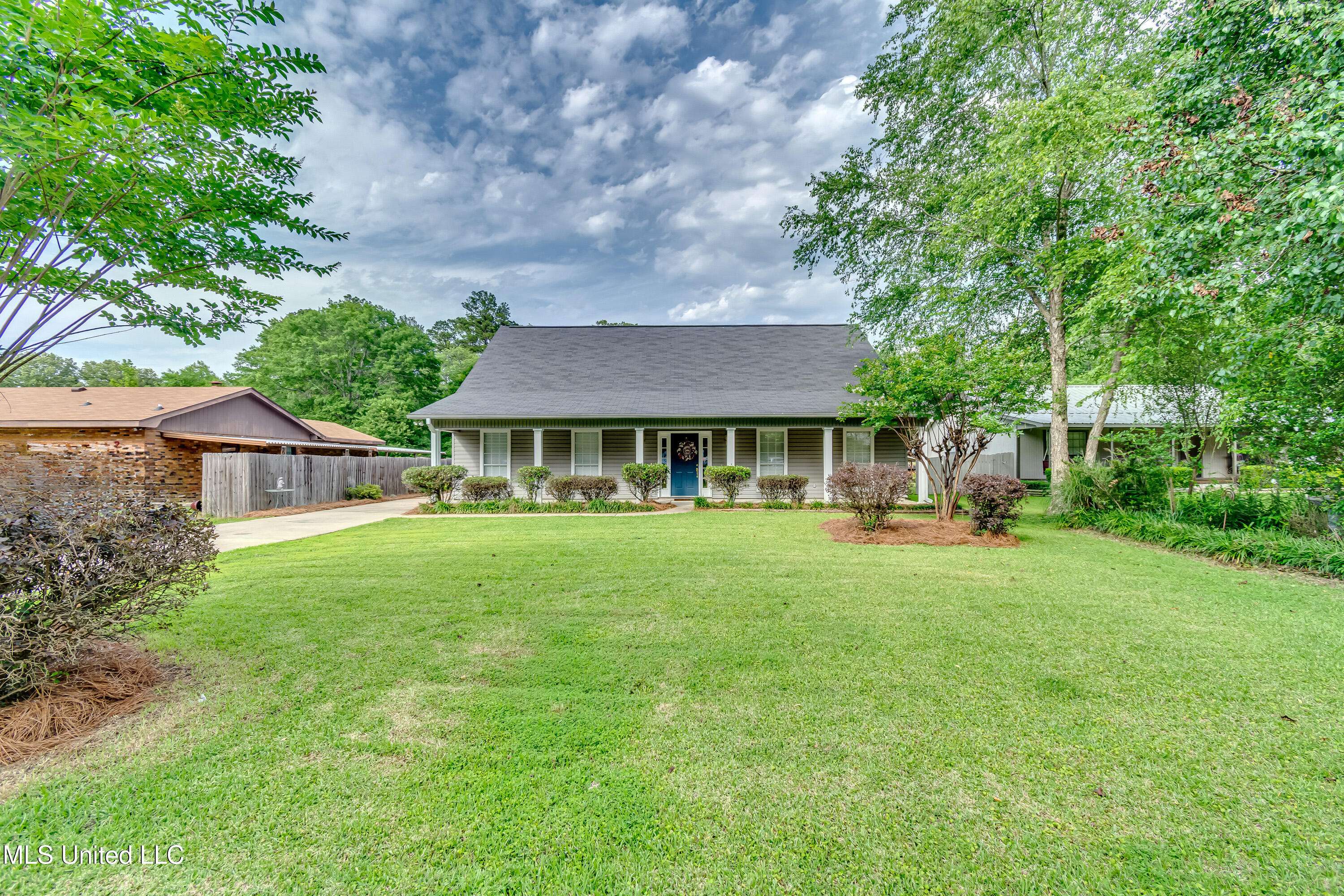 Brandon, MS 39047,218 Harbor Lane