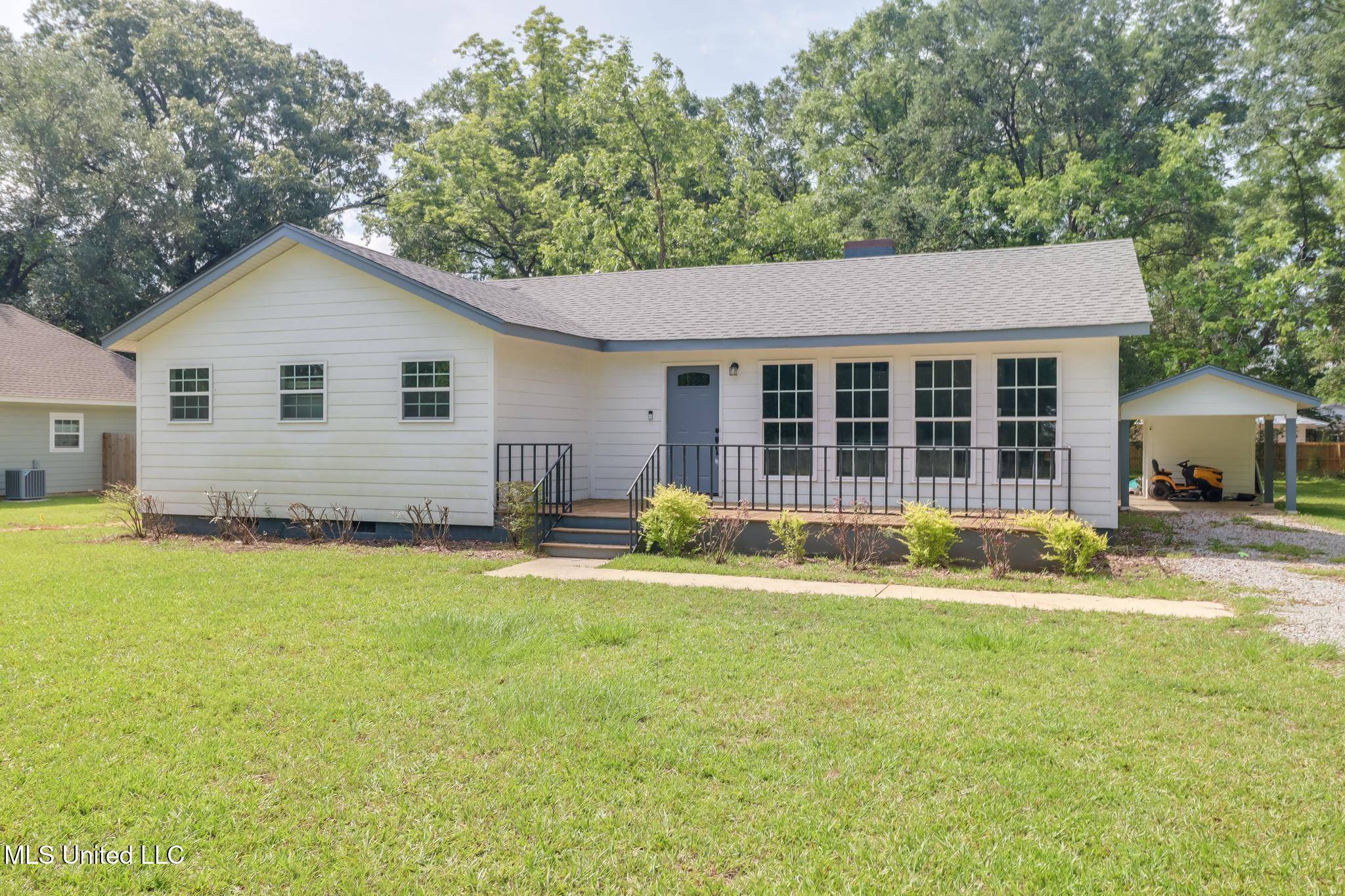 Lucedale, MS 39452,557 S Pine Street