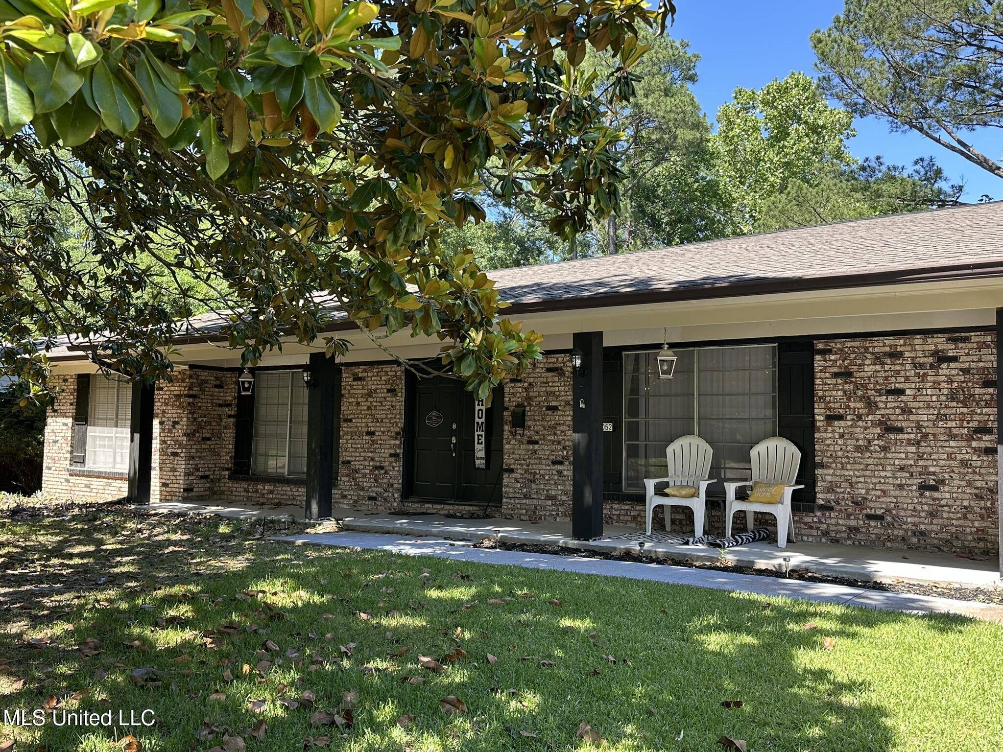 Jackson, MS 39211,1052 Briarfield Road