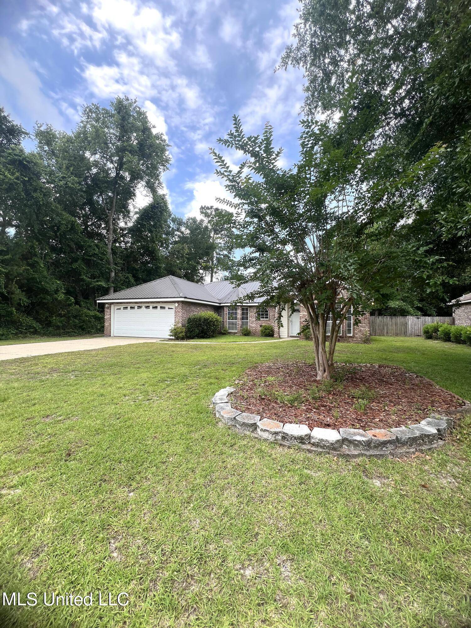 Ocean Springs, MS 39564,1421 Spruce Street