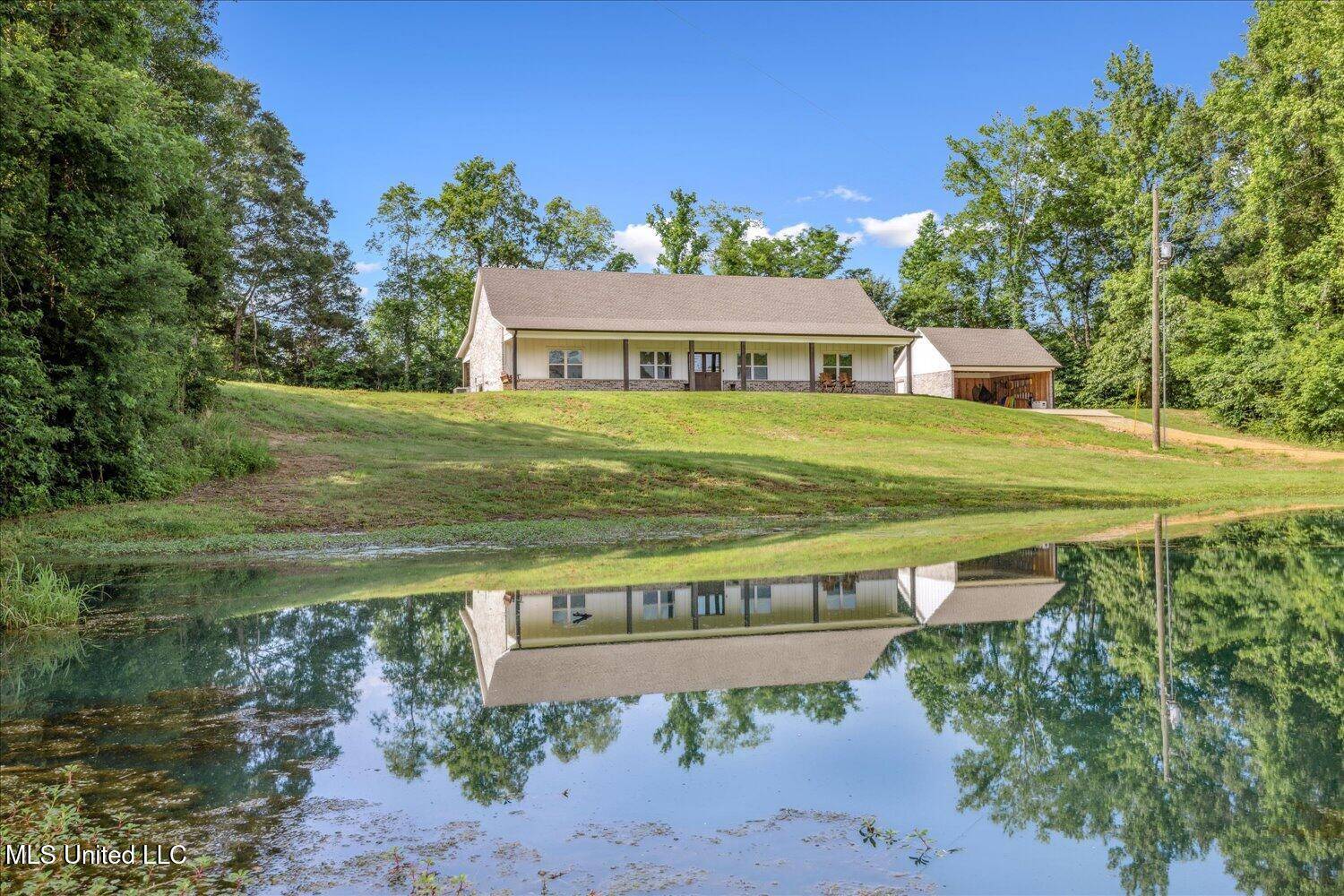Sarah, MS 38665,335 Aaron Road