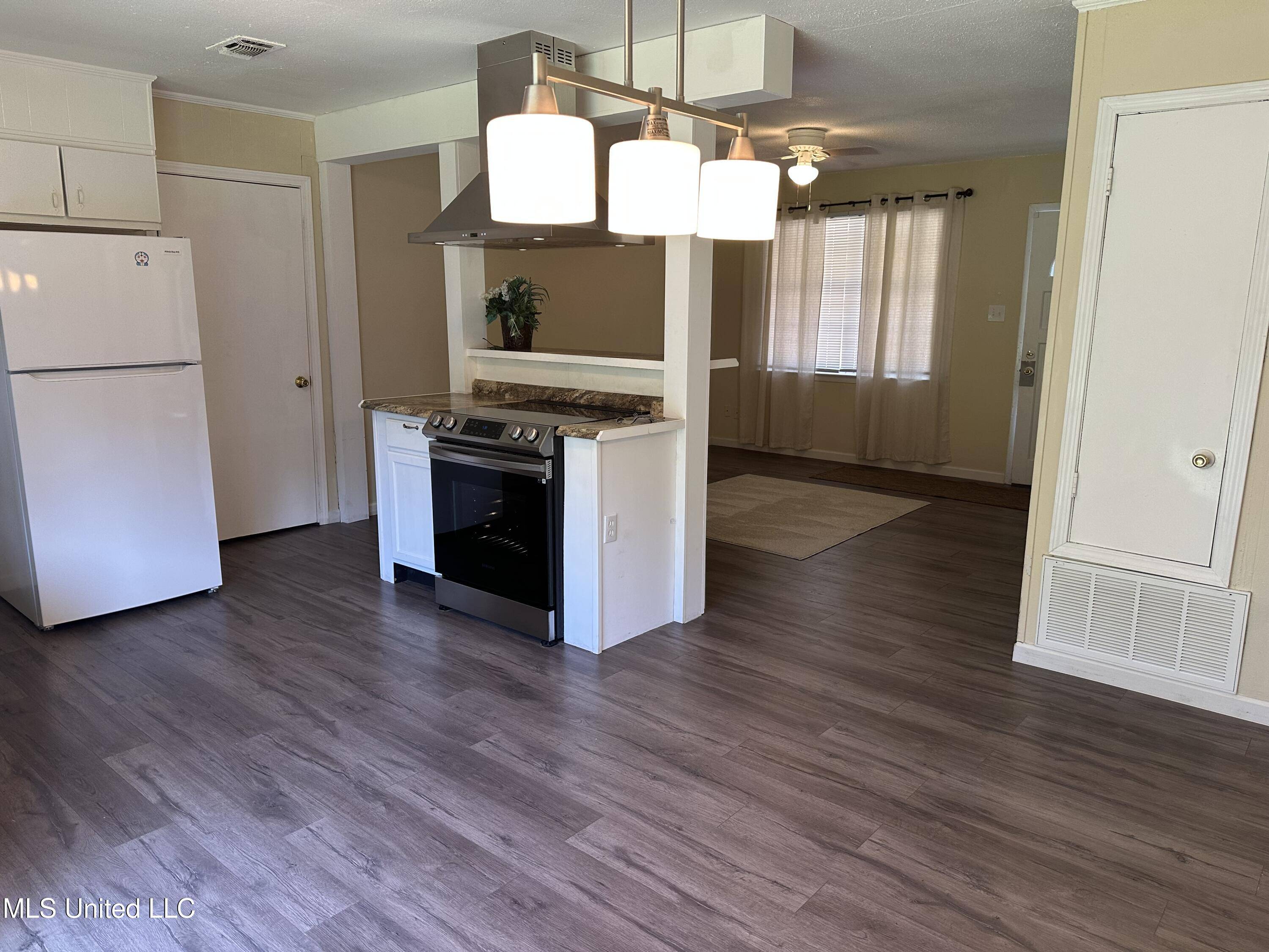Gulfport, MS 39503,11086 E Taylor Road