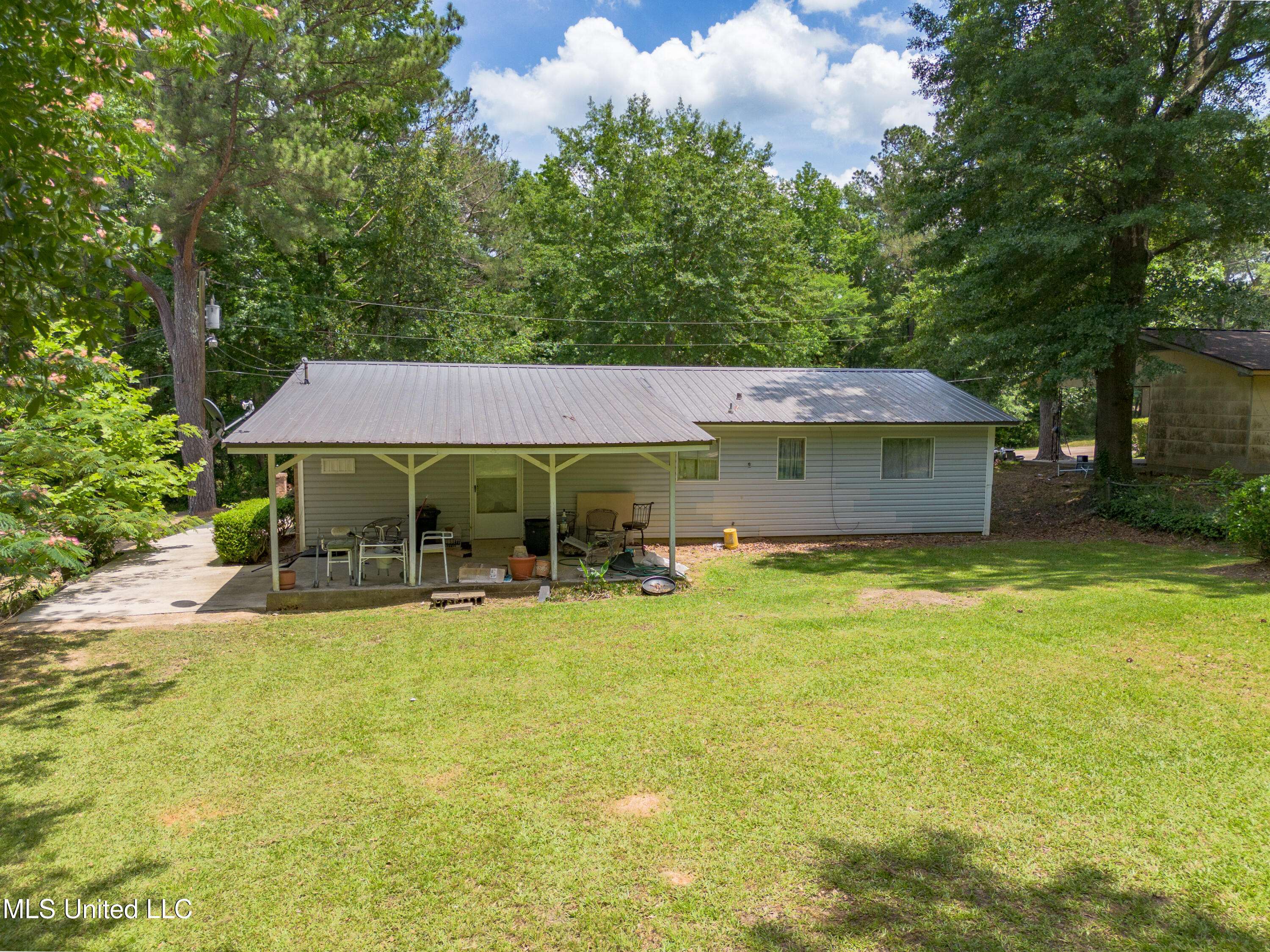 Magee, MS 39111,626 NW St. Louis Avenue
